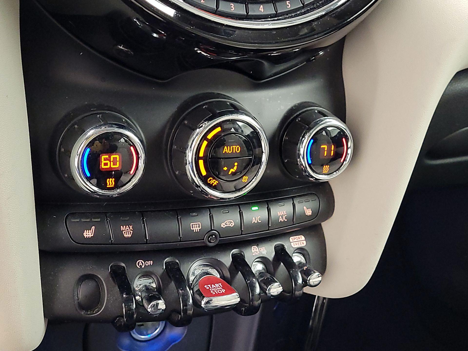 Thumbnail: 2020 MINI Cooper Hardtop - 16