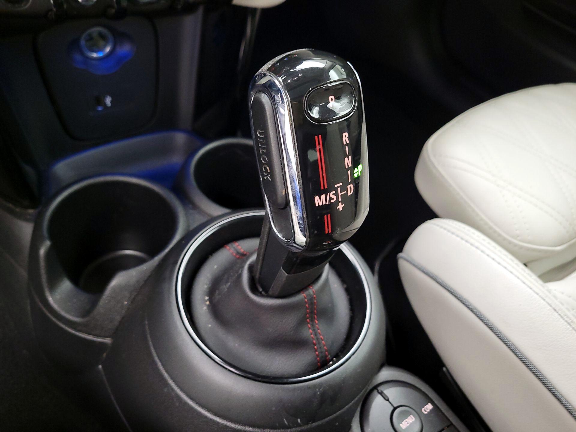 Thumbnail: 2020 MINI Cooper Hardtop - 17