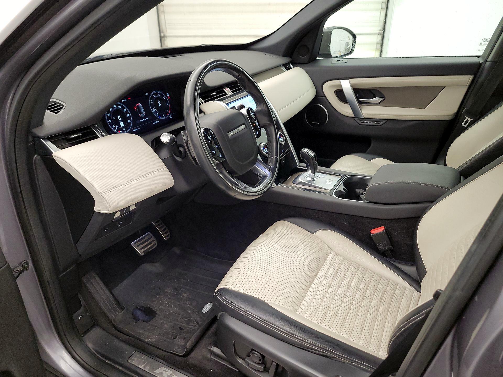 Thumbnail: 2020 Land Rover Discovery Sport - 11