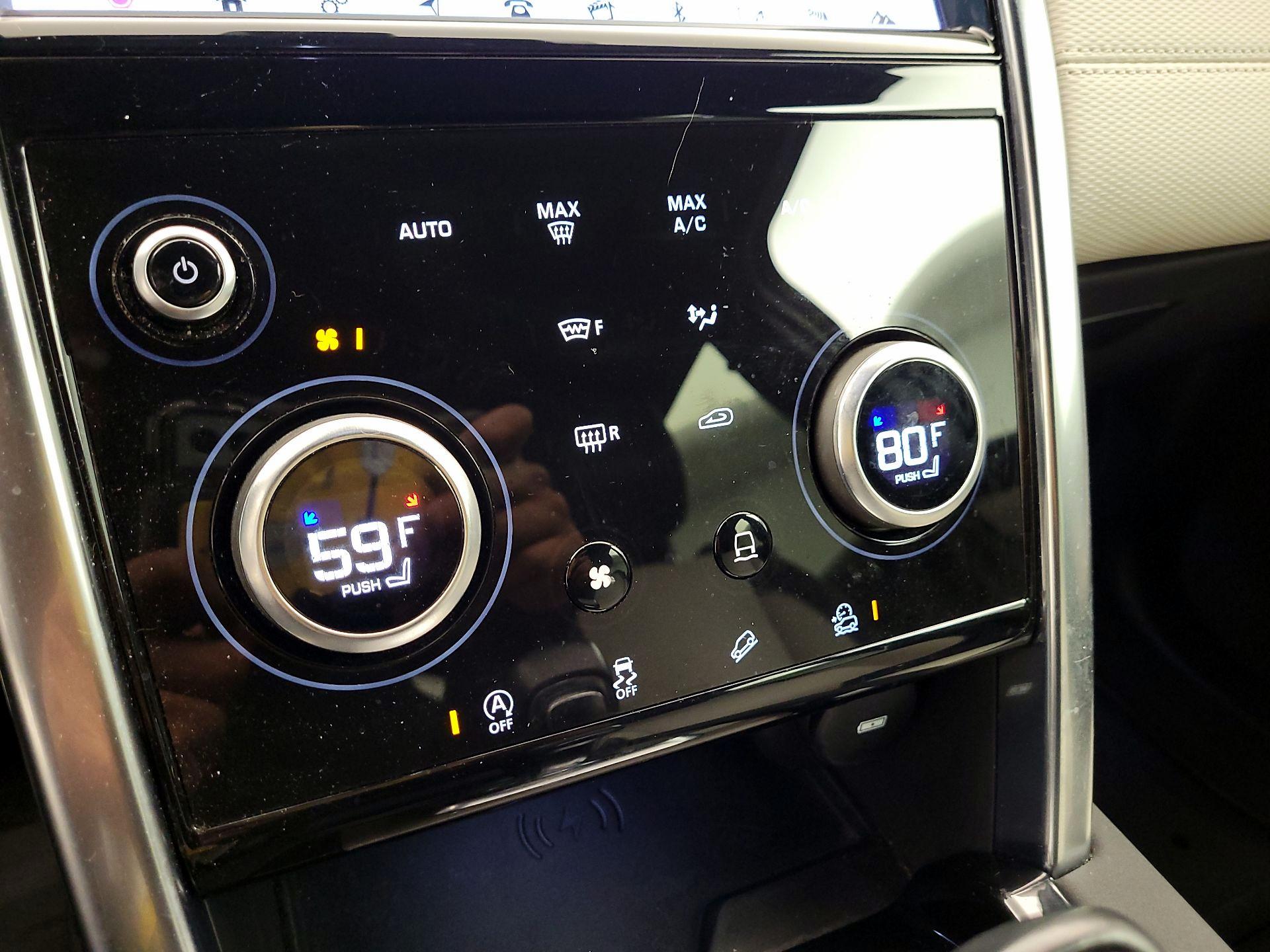 Thumbnail: 2020 Land Rover Discovery Sport - 14