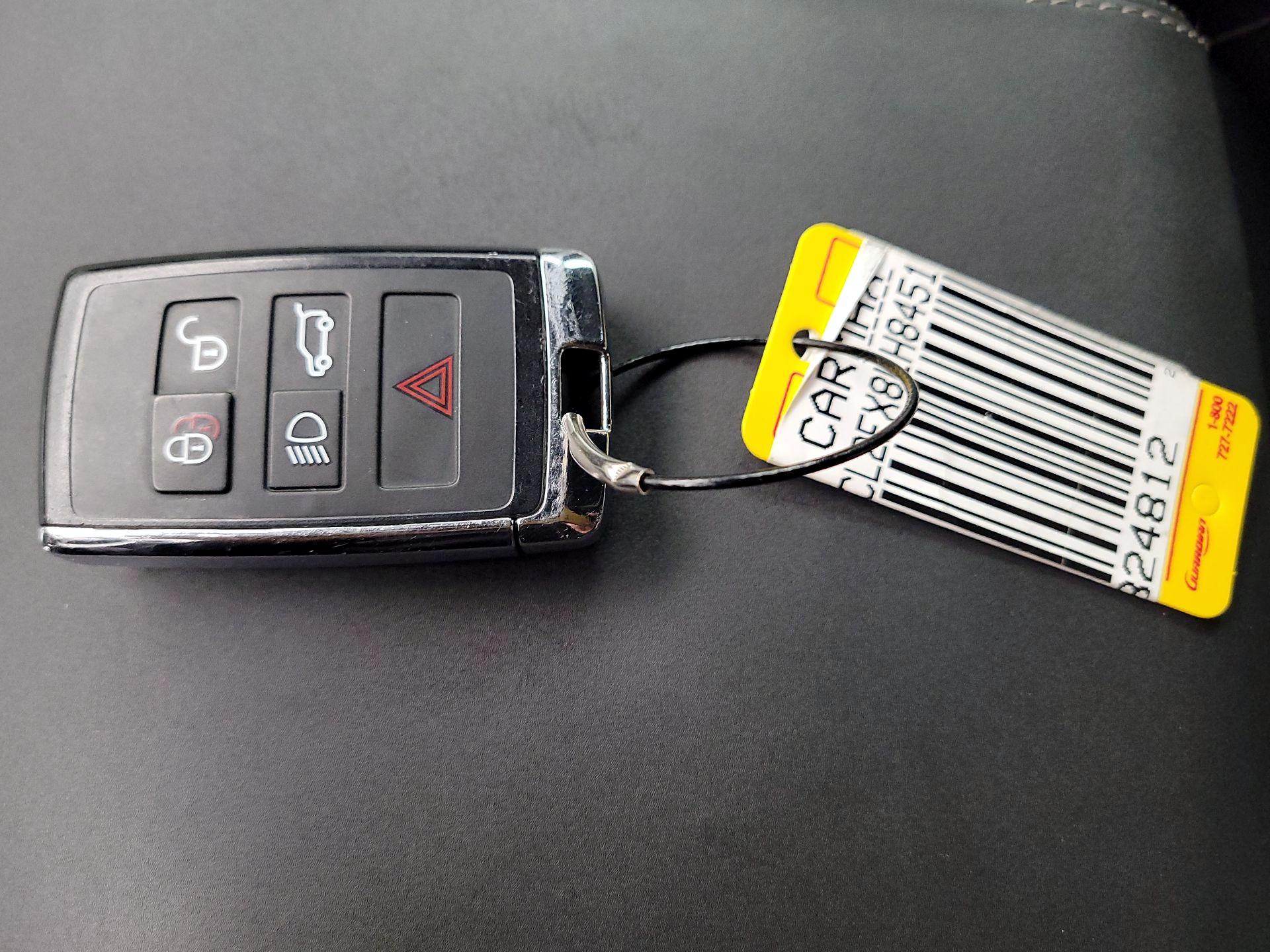 Thumbnail: 2020 Land Rover Discovery Sport - 18