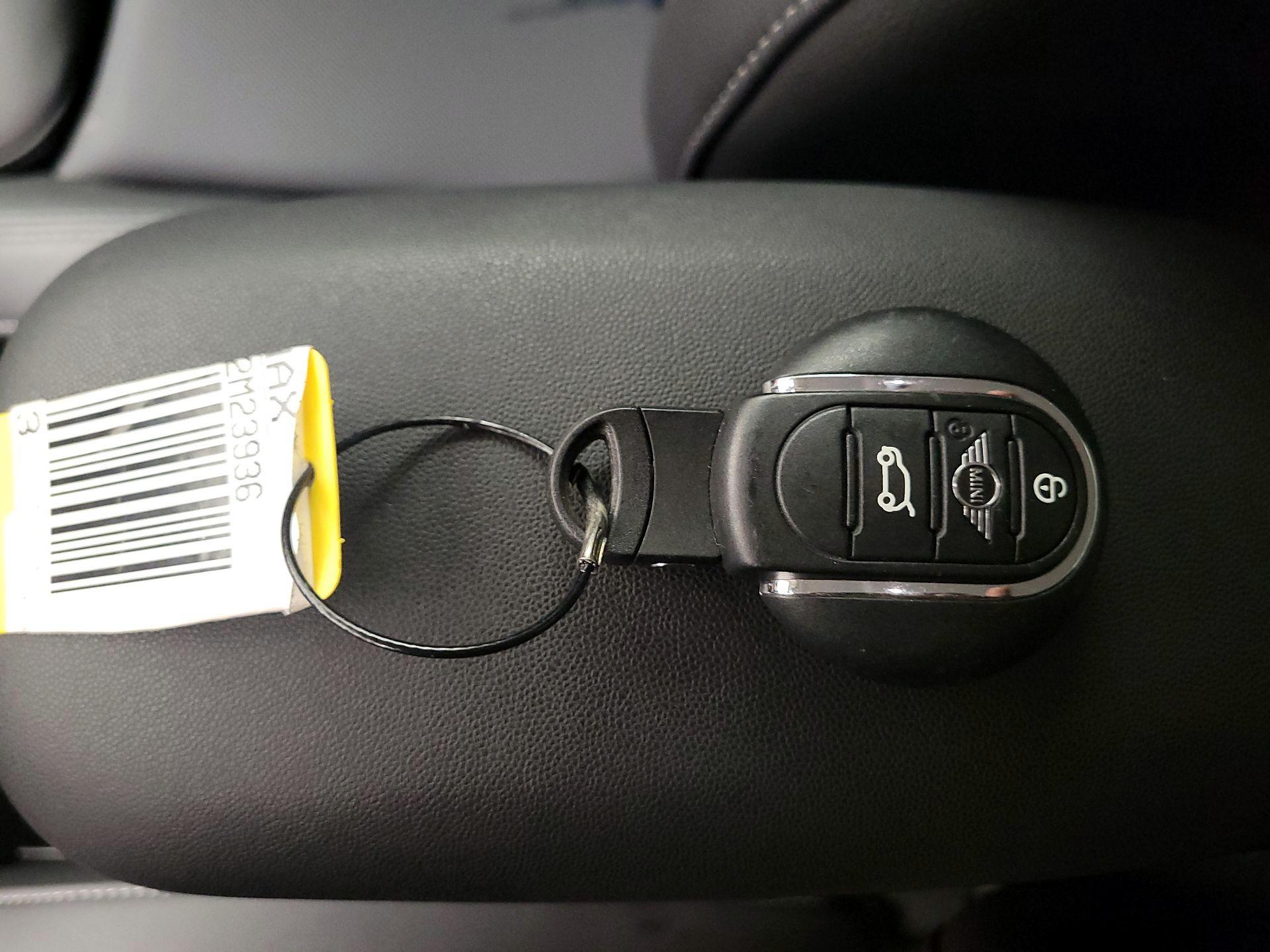 Thumbnail: 2020 MINI Cooper Hardtop - 18