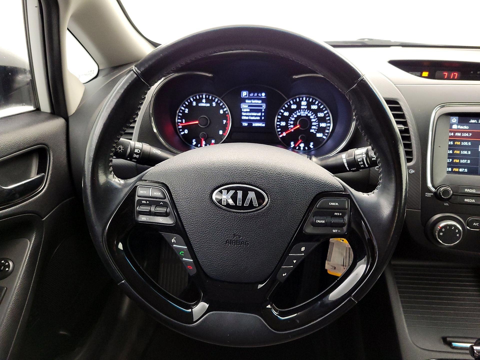 Thumbnail: 2017 Kia Forte - 10