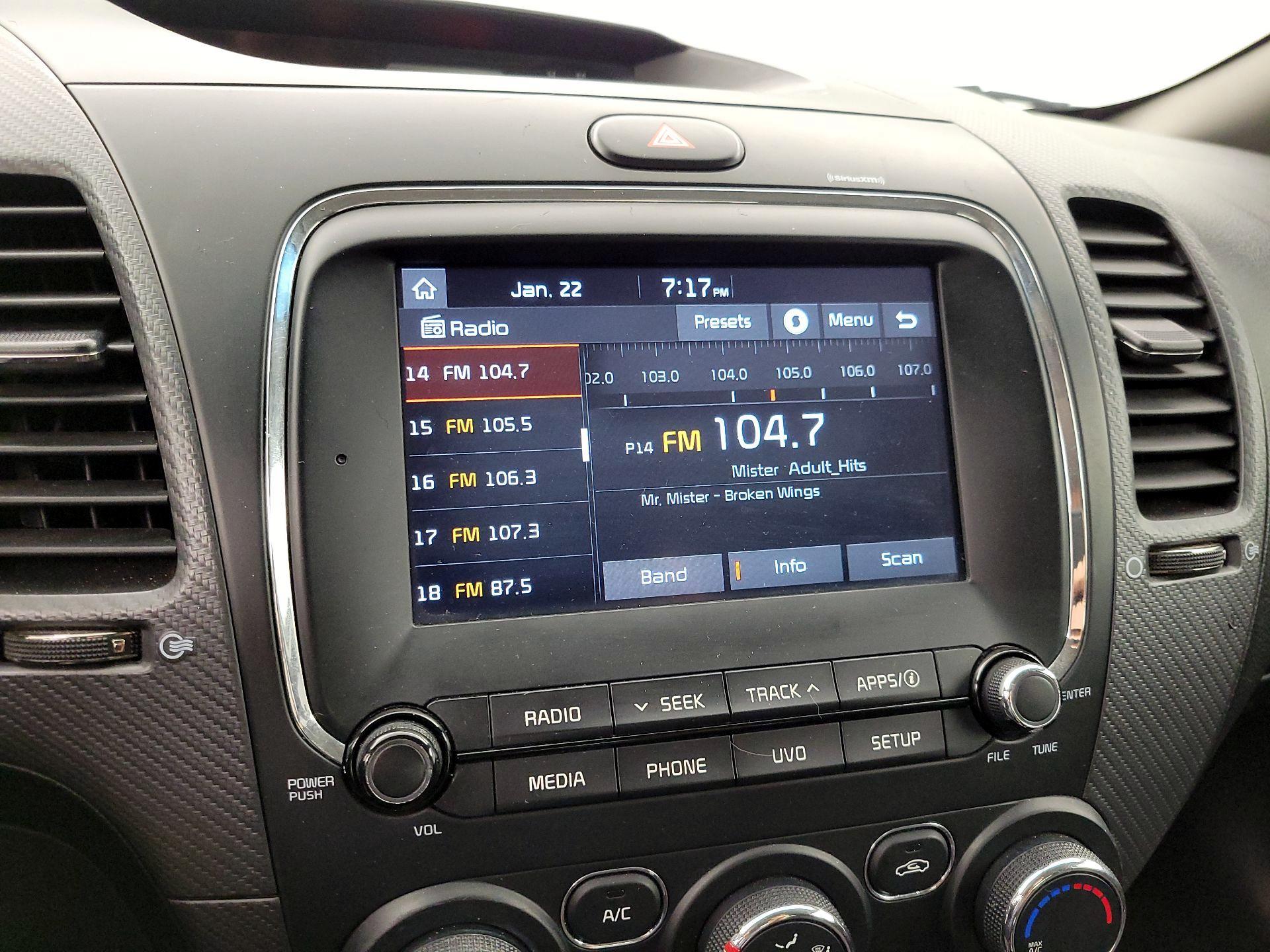 Thumbnail: 2017 Kia Forte - 15