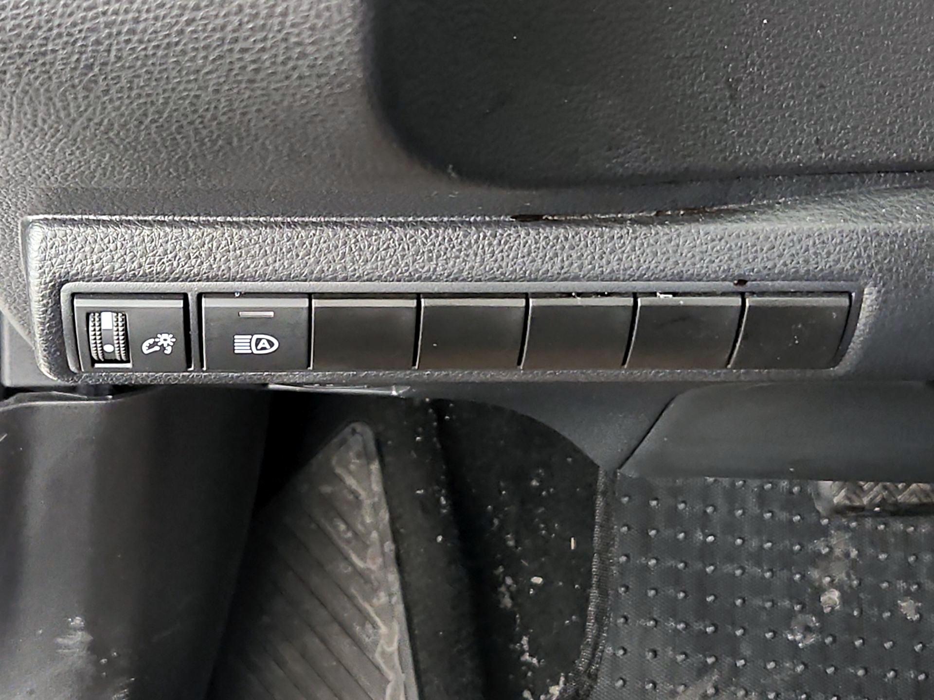 Thumbnail: 2024 Toyota Corolla - 13