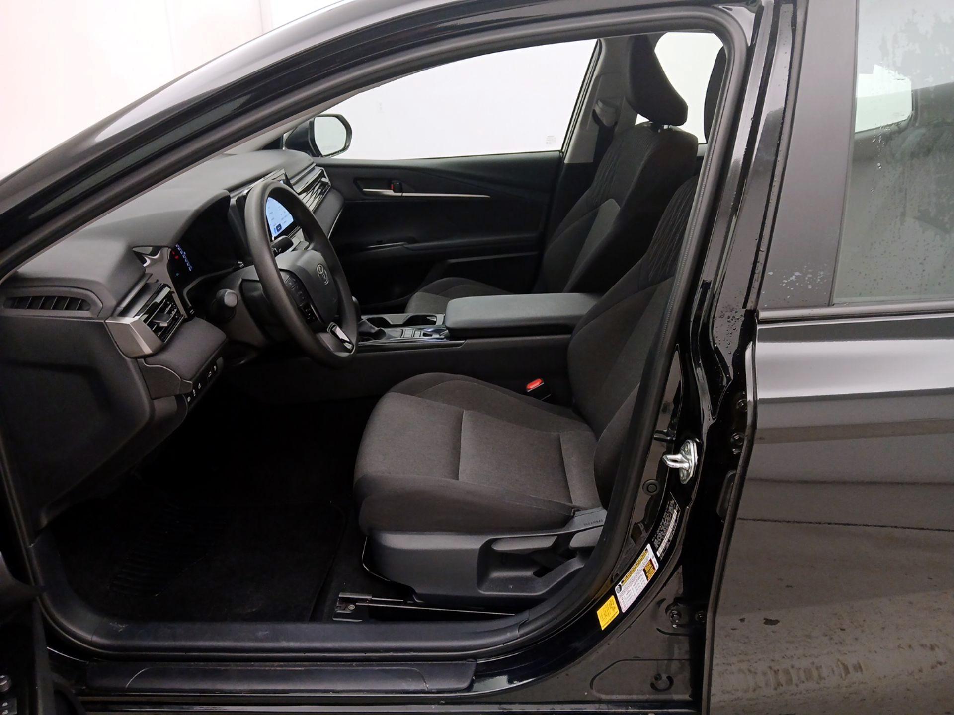 Thumbnail: 2025 Toyota Camry - 11