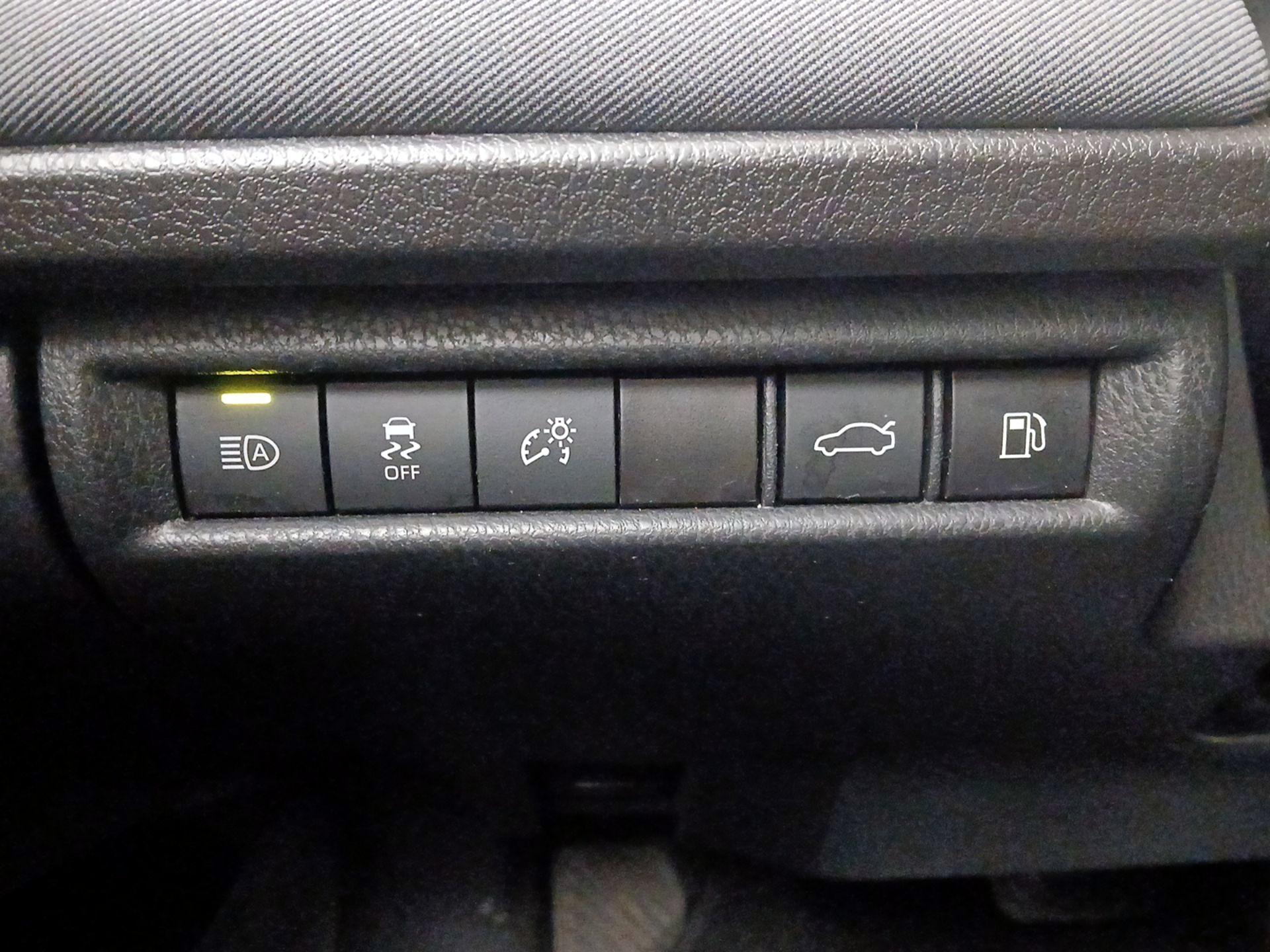 Thumbnail: 2025 Toyota Camry - 13