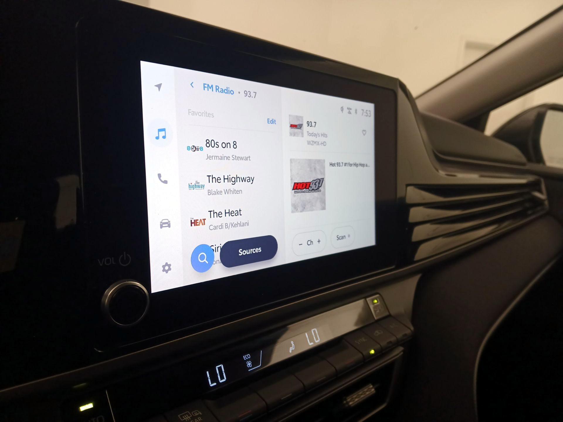 Thumbnail: 2025 Toyota Camry - 15