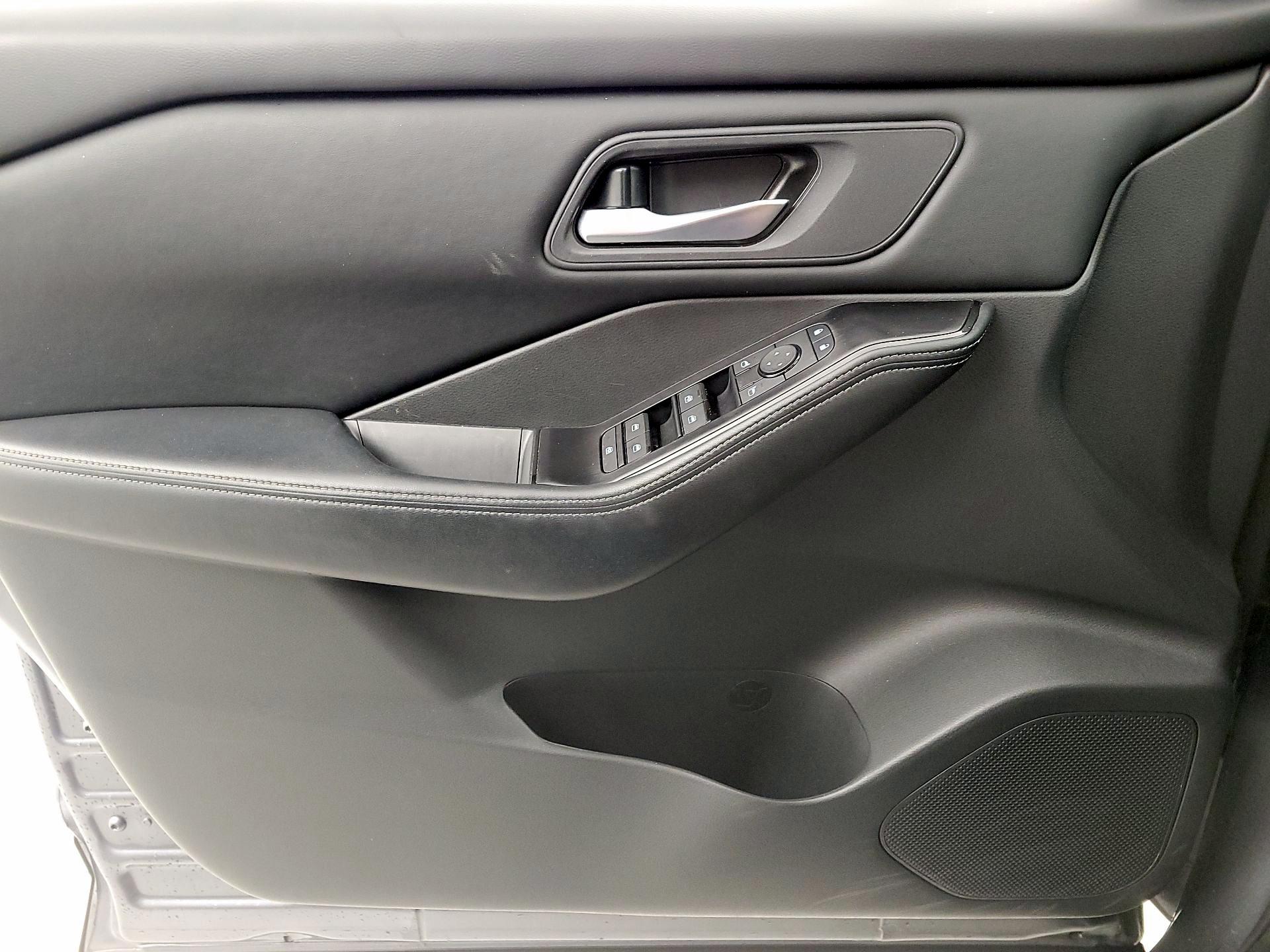 Thumbnail: 2025 Nissan Rogue - 12