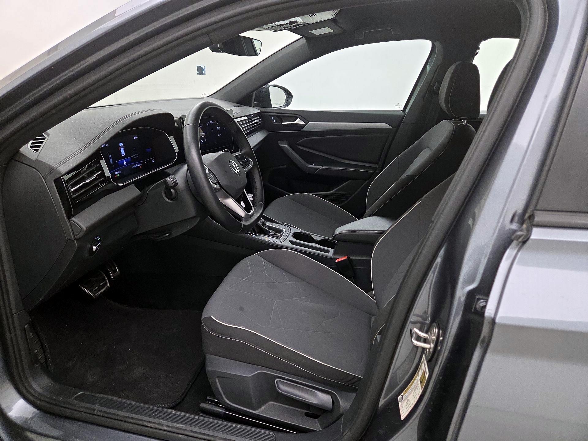 Thumbnail: 2025 Volkswagen Jetta - 11