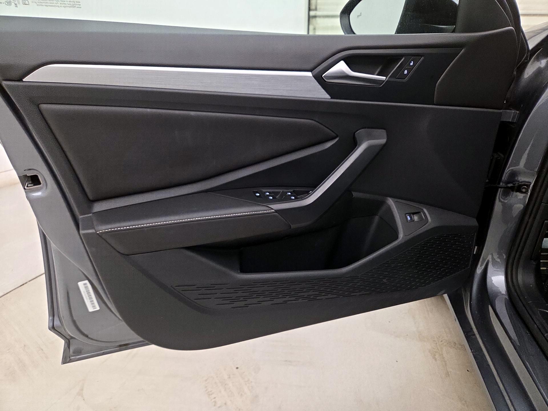 Thumbnail: 2025 Volkswagen Jetta - 12