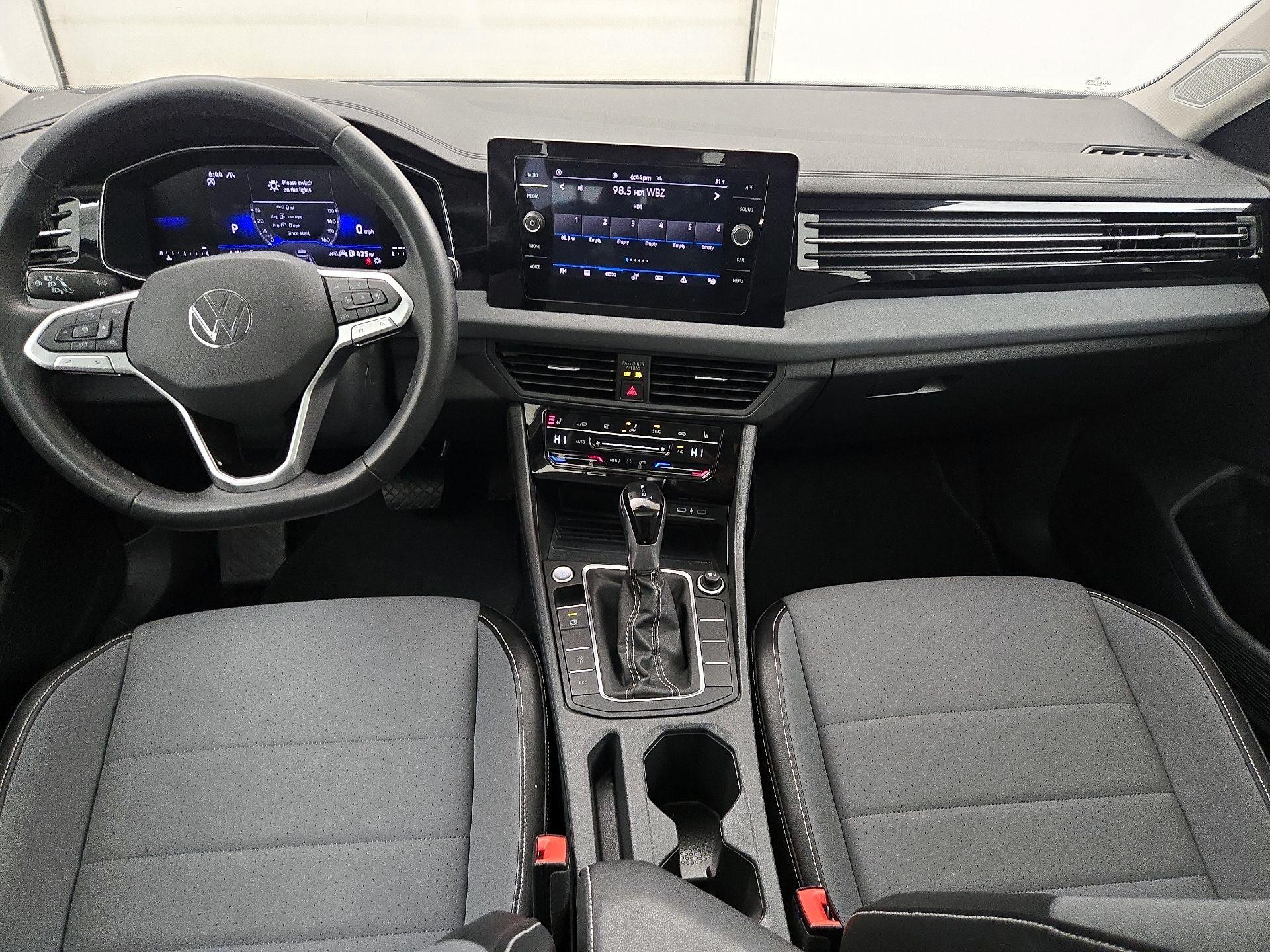 Thumbnail: 2025 Volkswagen Jetta - 9