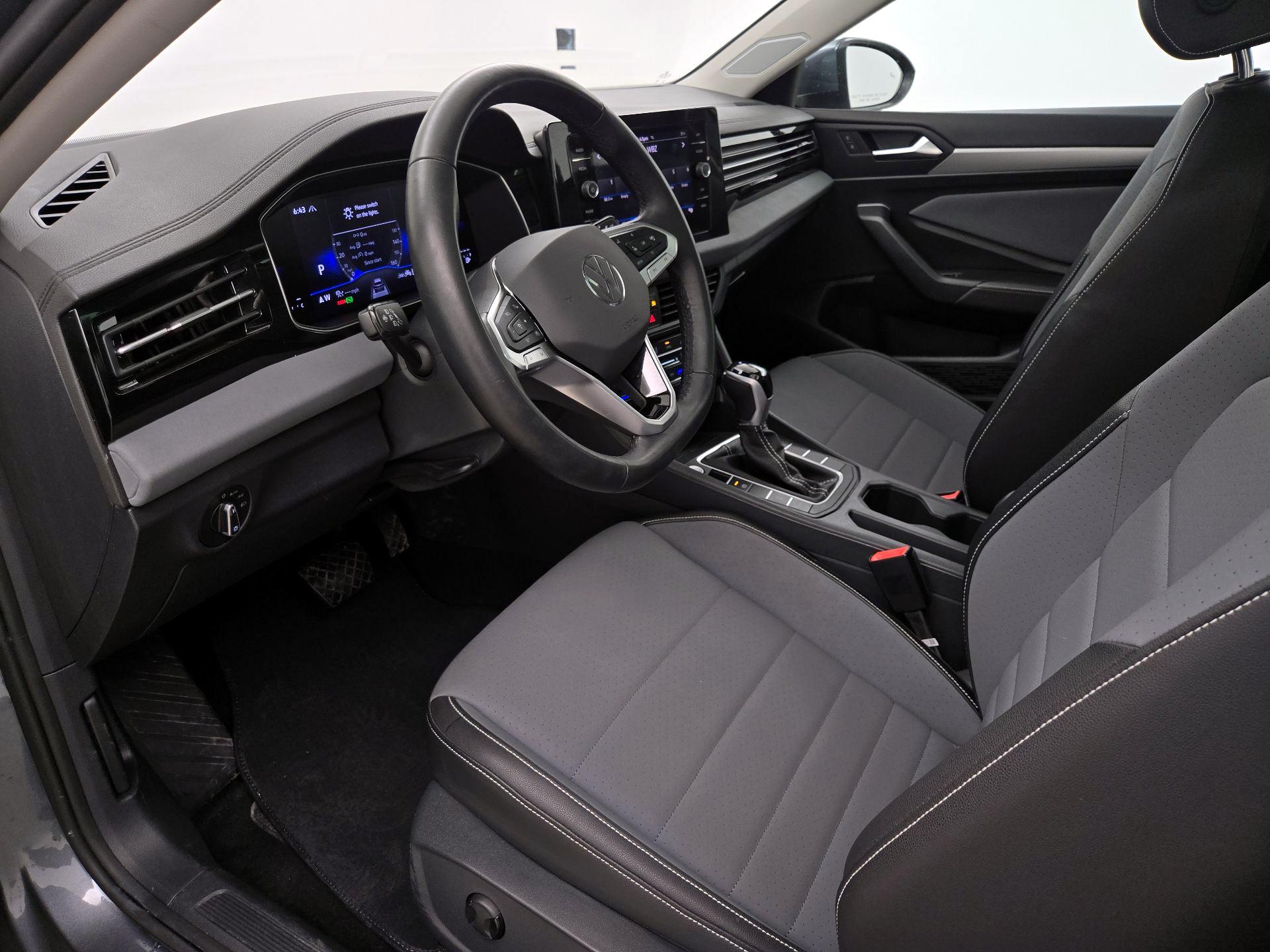 Thumbnail: 2025 Volkswagen Jetta - 11