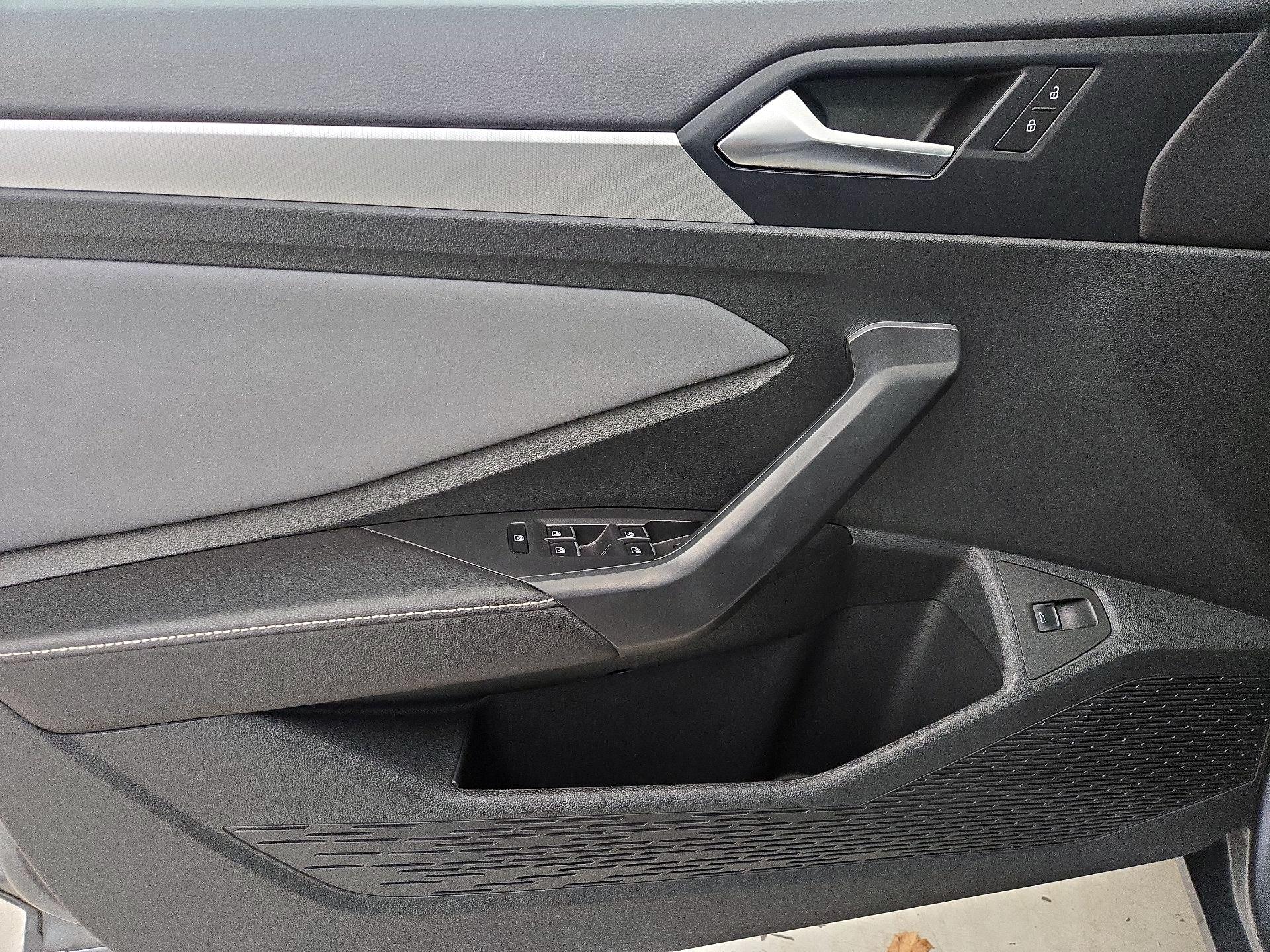 Thumbnail: 2025 Volkswagen Jetta - 12