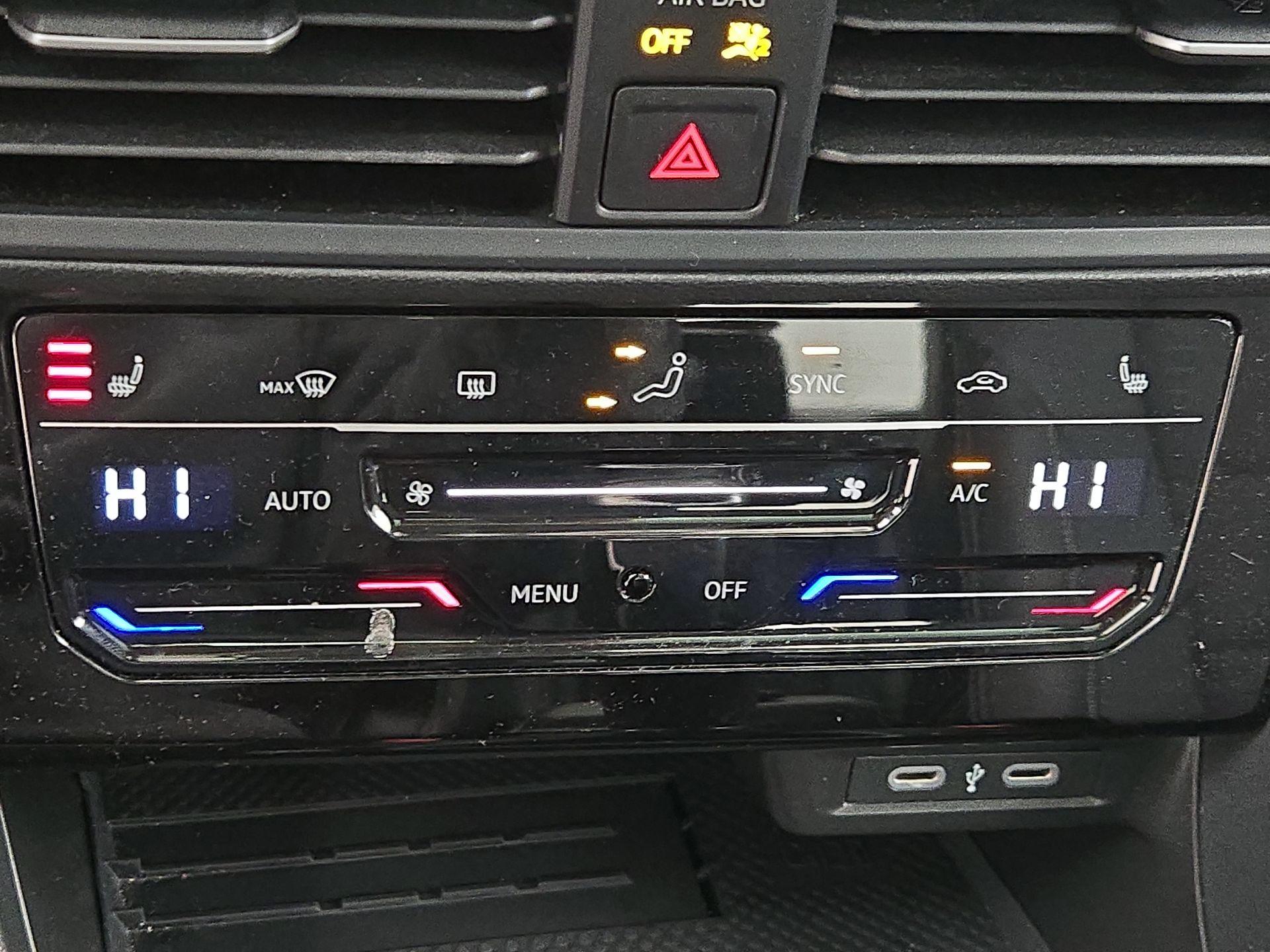 Thumbnail: 2025 Volkswagen Jetta - 16