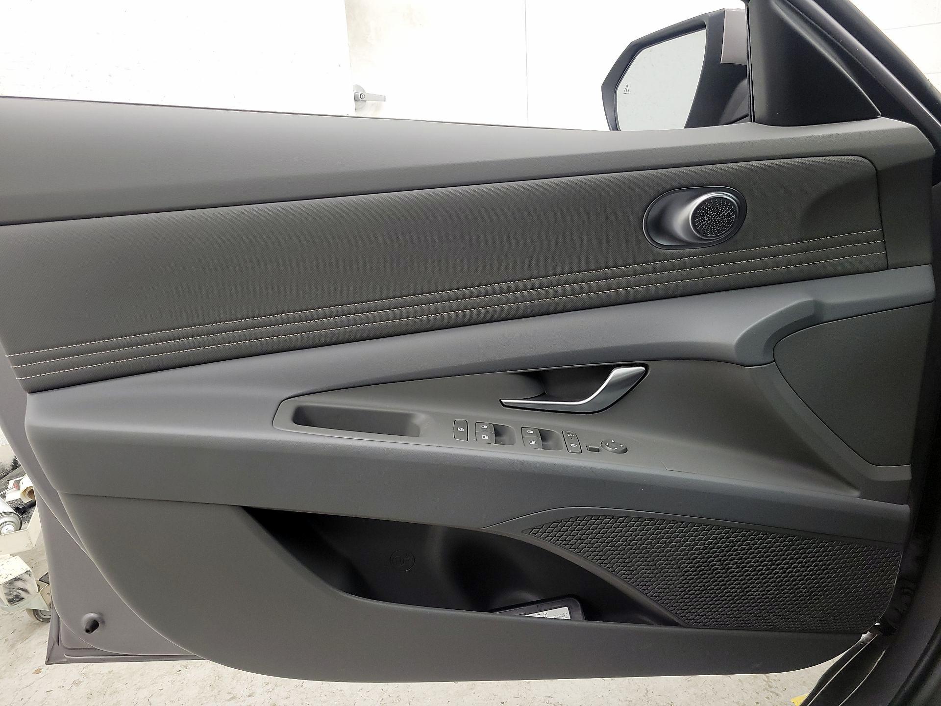 Thumbnail: 2025 Hyundai Elantra - 12