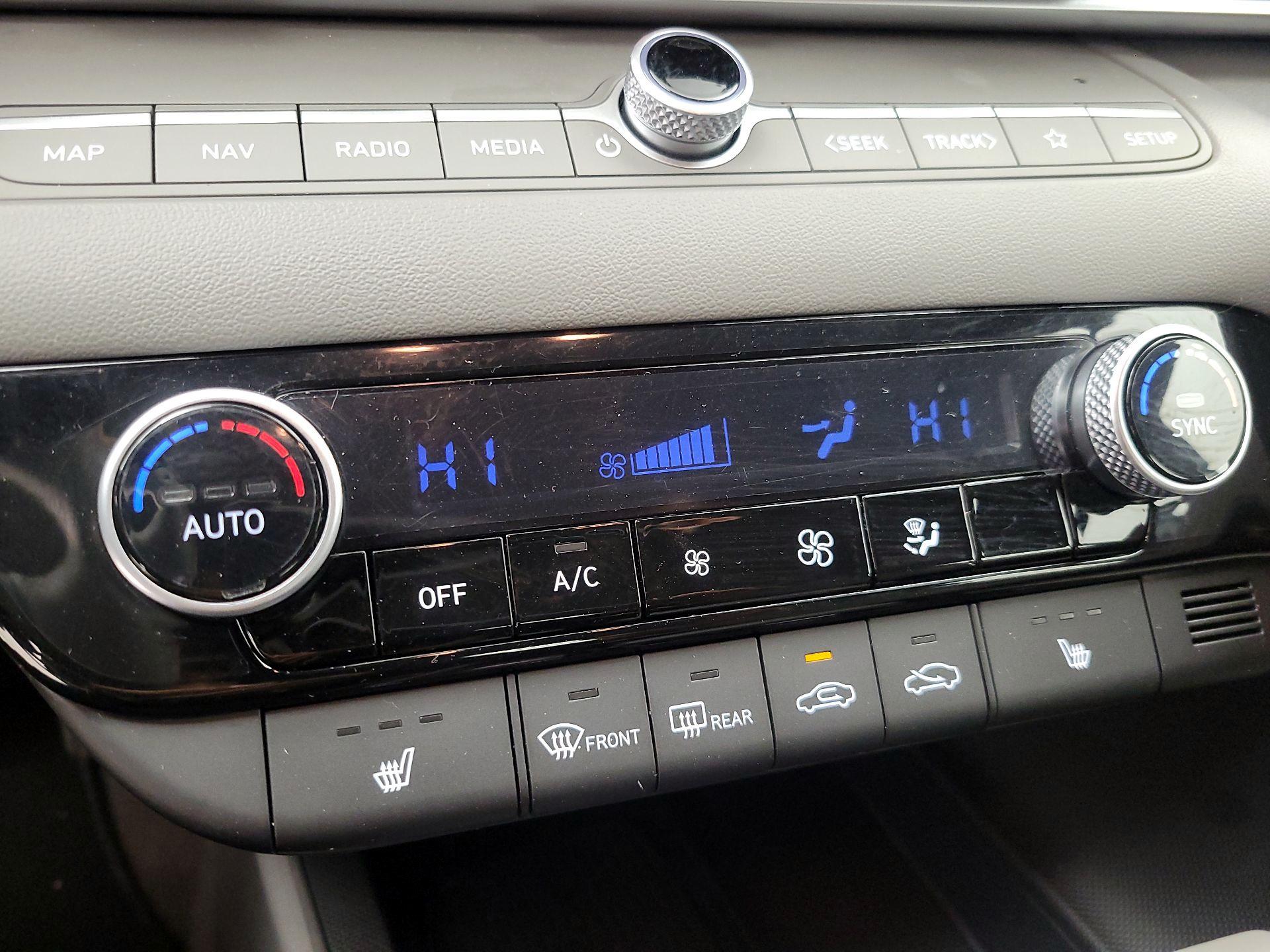 Thumbnail: 2025 Hyundai Elantra - 17