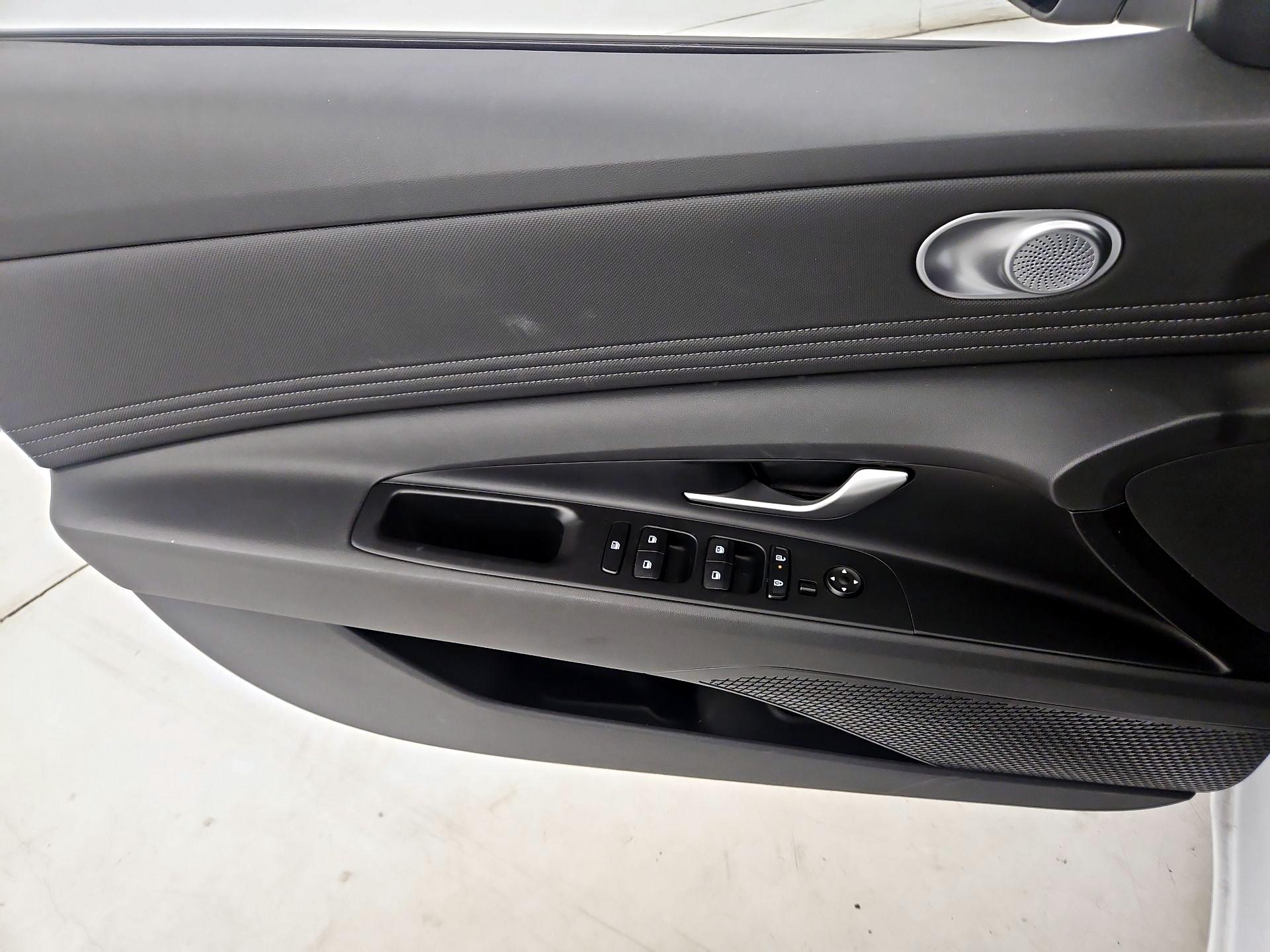 Thumbnail: 2025 Hyundai Elantra - 12