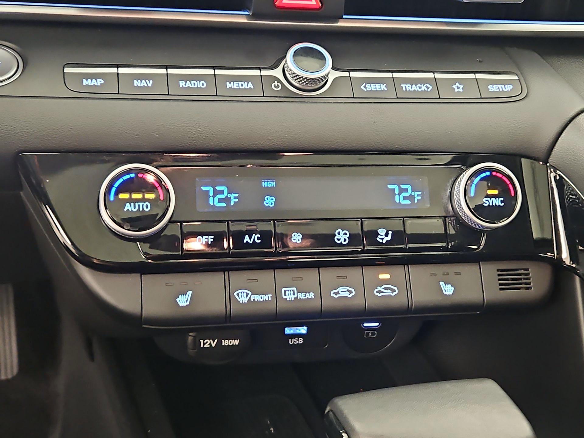 Thumbnail: 2025 Hyundai Elantra - 17