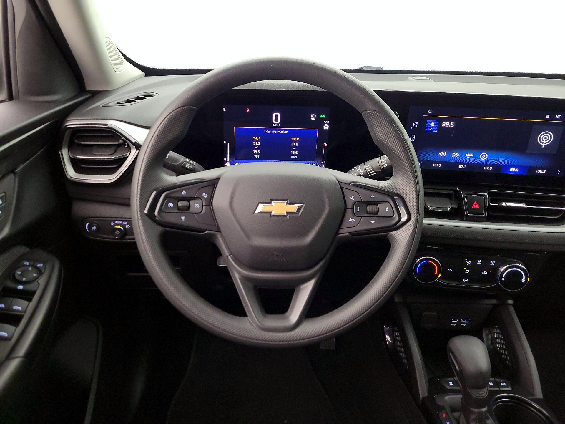 Thumbnail: 2025 Chevrolet TrailBlazer - 10