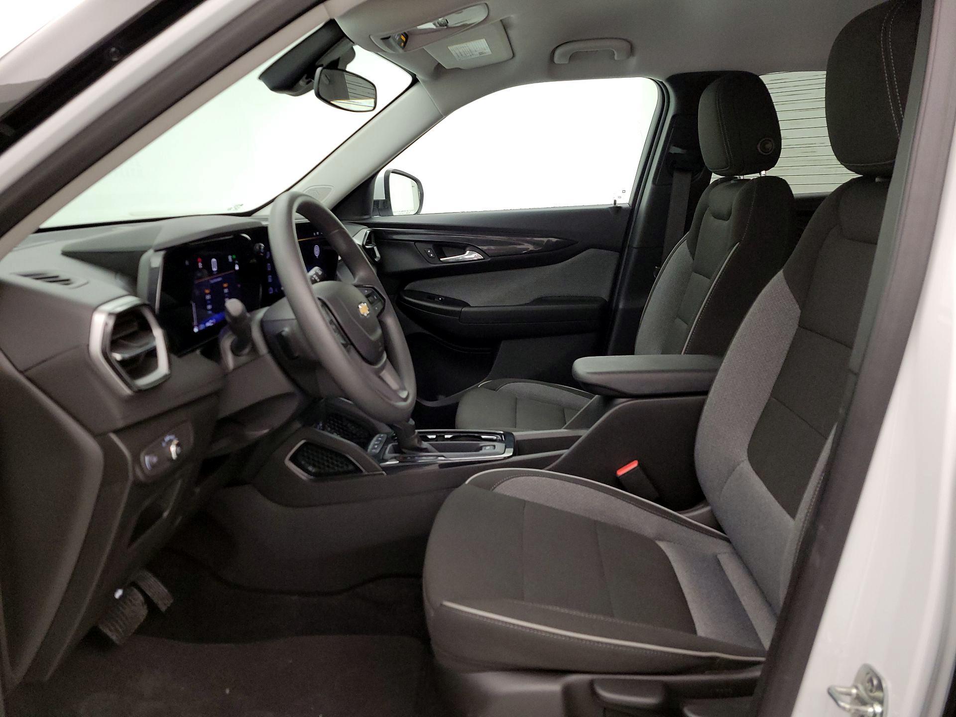 Thumbnail: 2025 Chevrolet TrailBlazer - 11