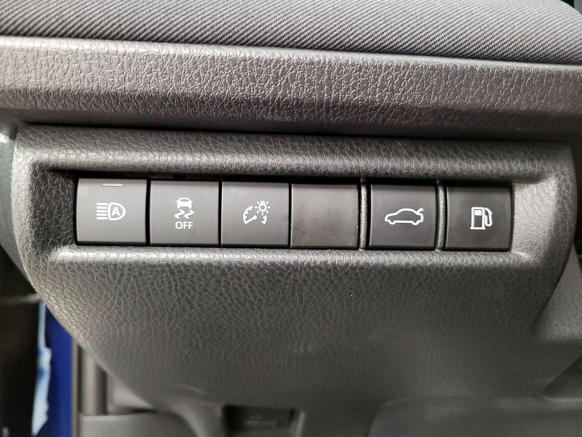 Thumbnail: 2025 Toyota Camry - 13