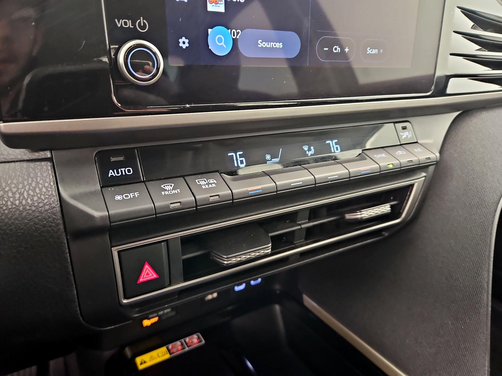 Thumbnail: 2025 Toyota Camry - 16