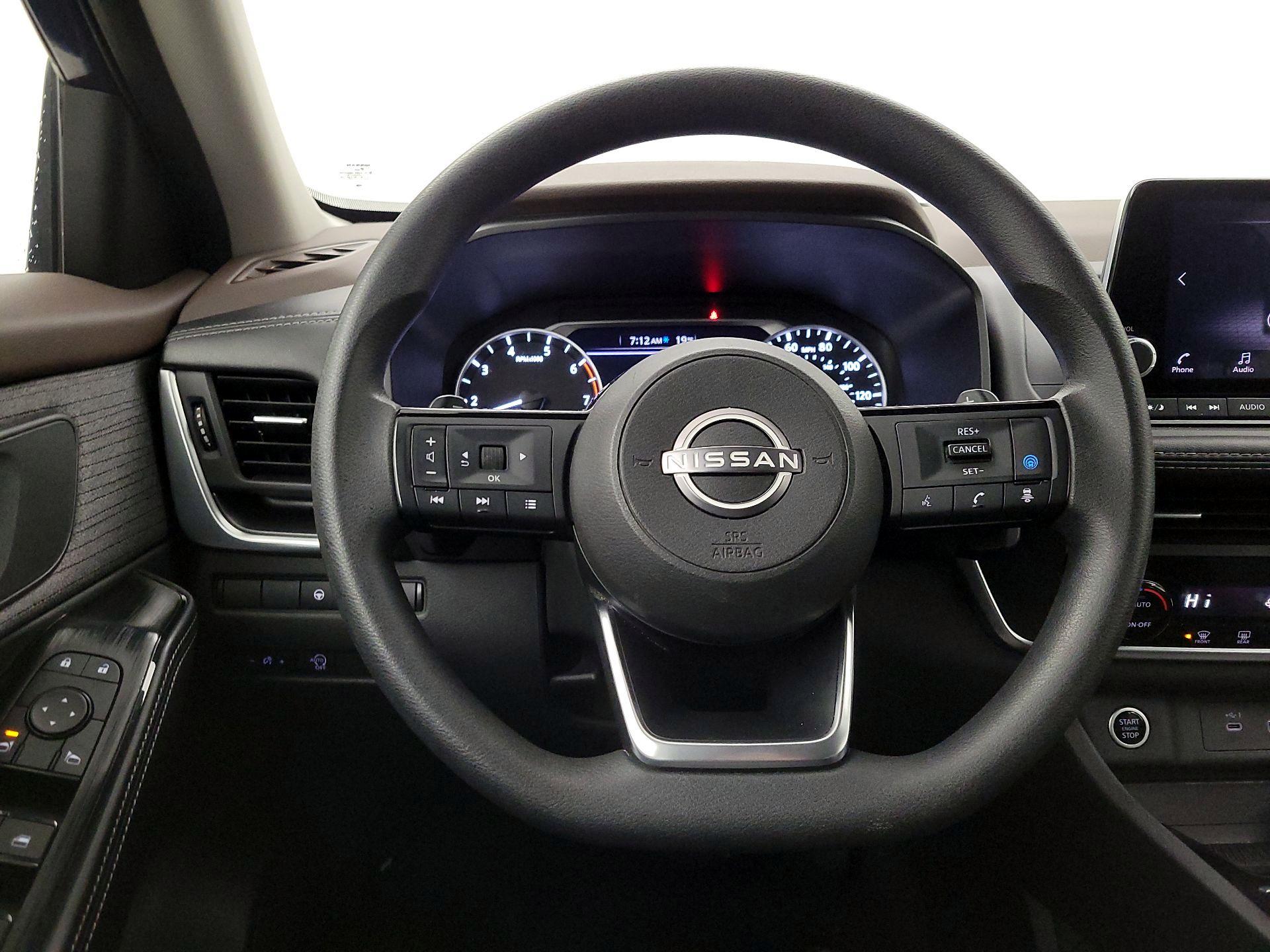 Thumbnail: 2023 Nissan Rogue - 10