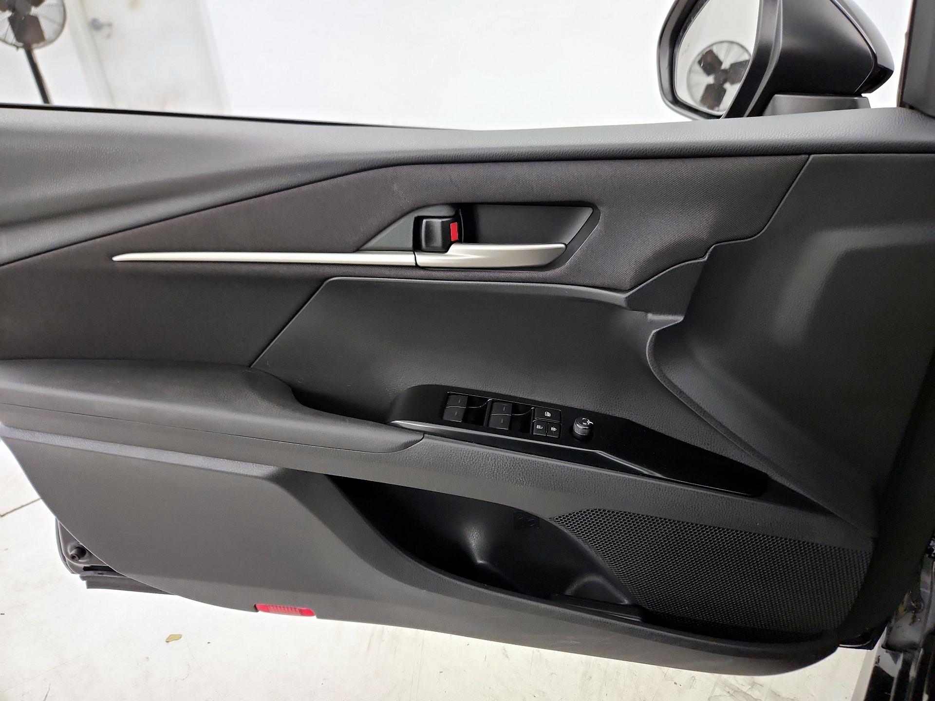 Thumbnail: 2025 Toyota Camry - 12