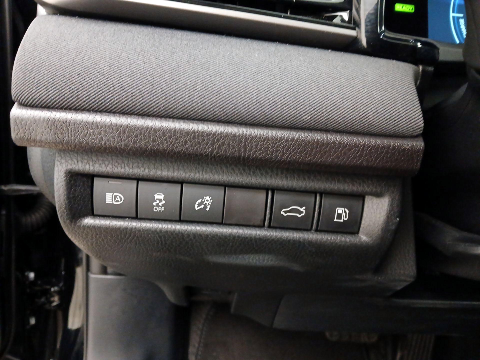 Thumbnail: 2025 Toyota Camry - 13