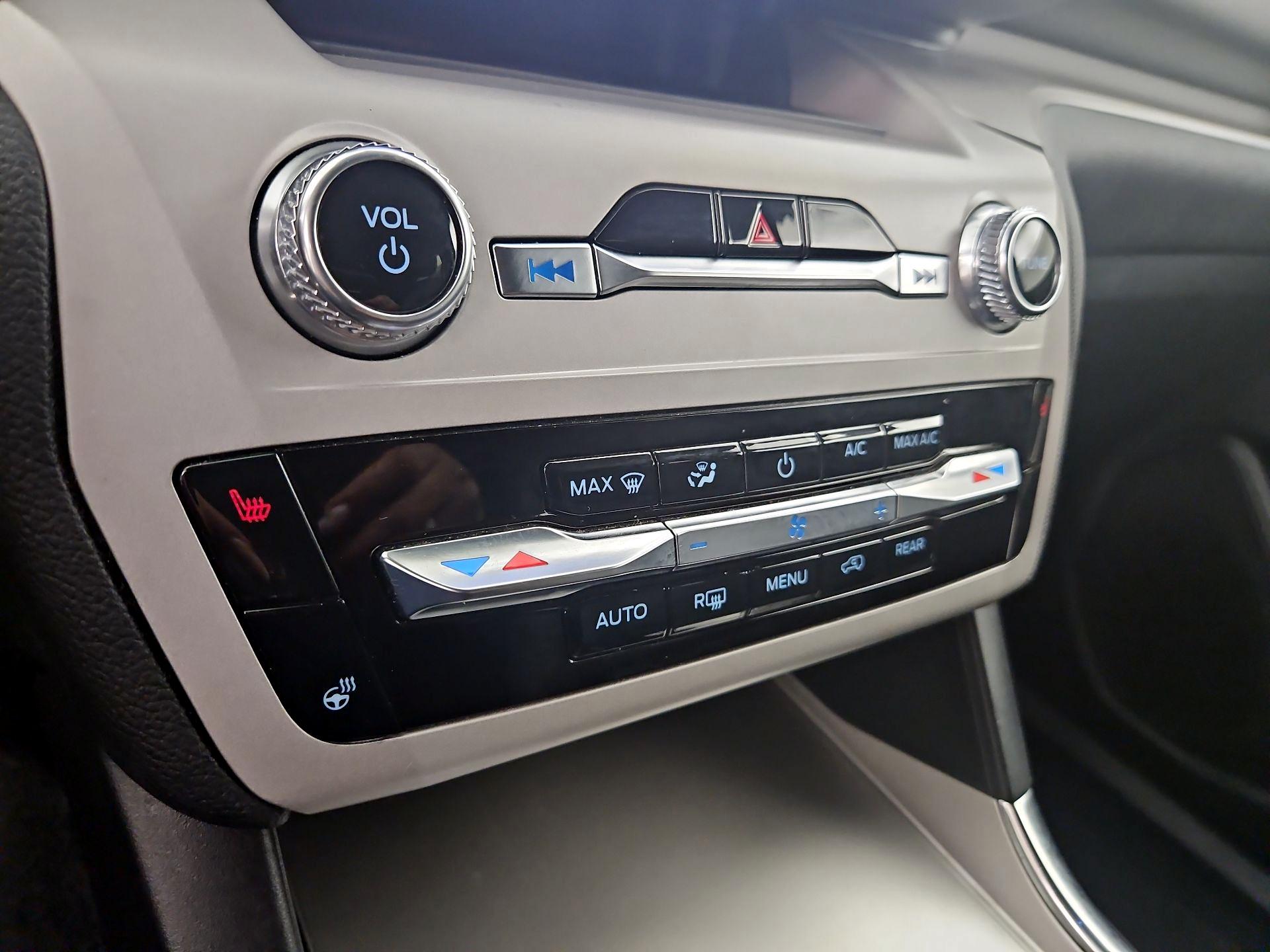 Thumbnail: 2024 Ford Explorer - 16