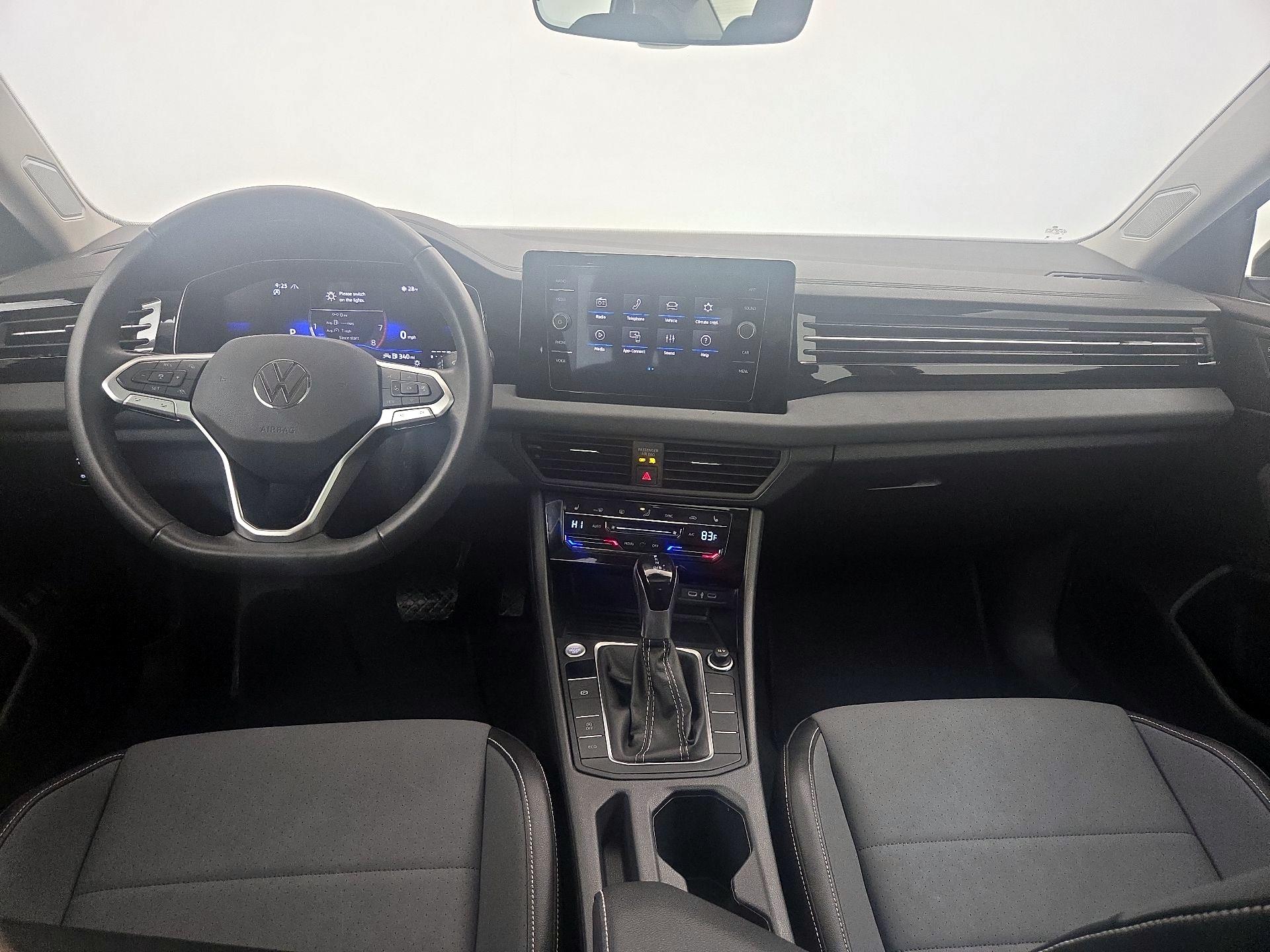 Thumbnail: 2025 Volkswagen Jetta - 9