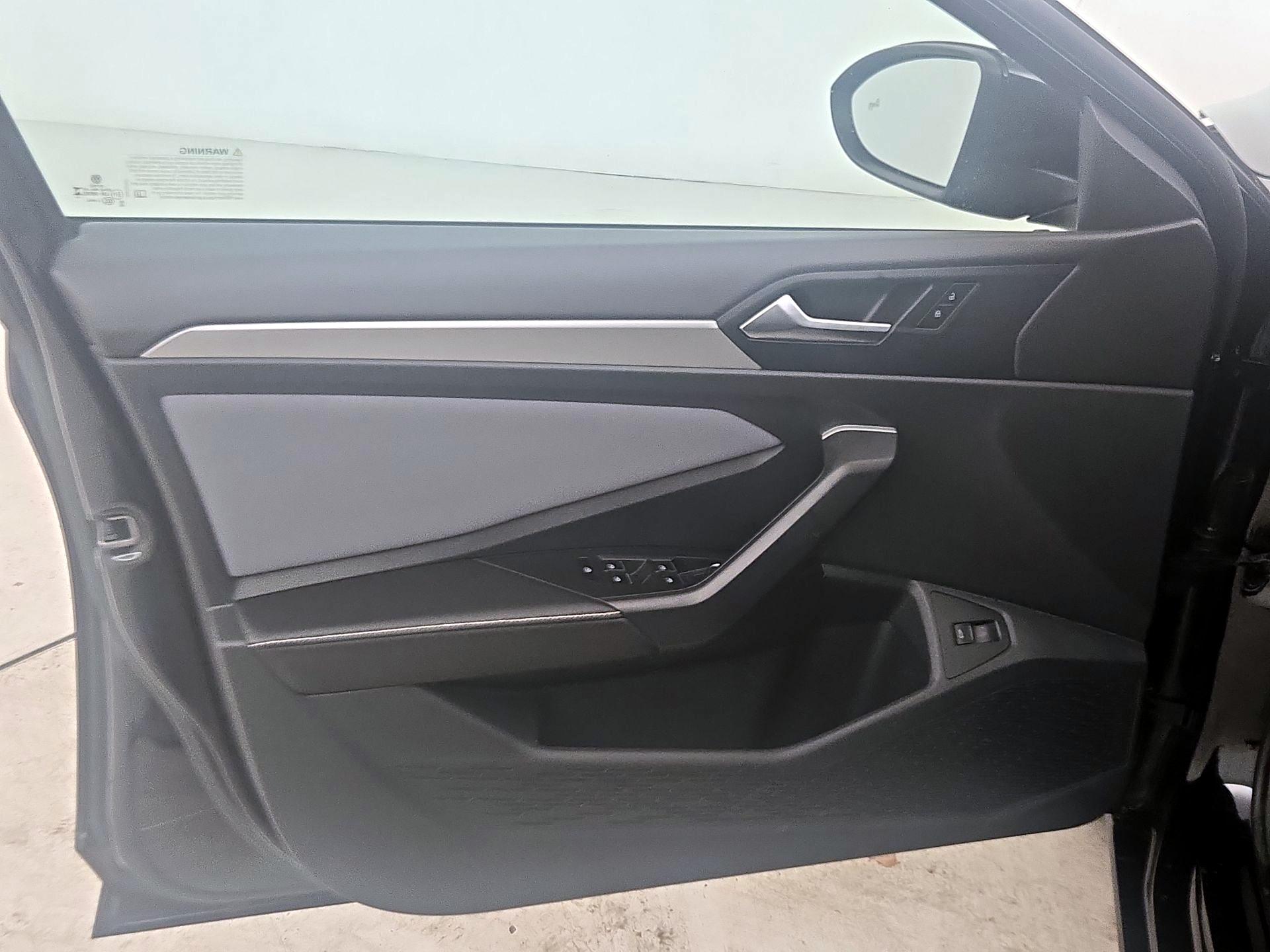 Thumbnail: 2025 Volkswagen Jetta - 12