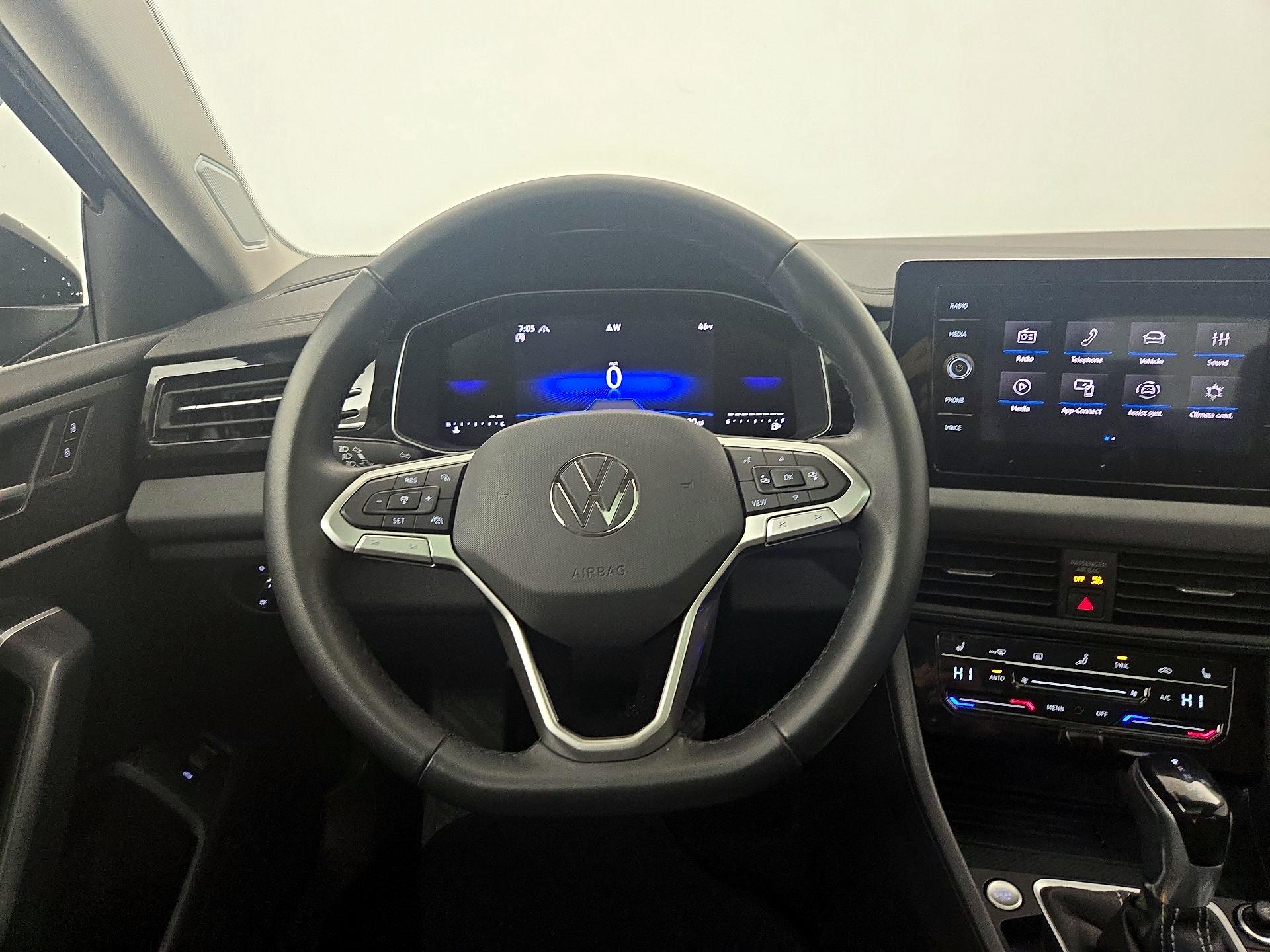 Thumbnail: 2025 Volkswagen Jetta - 10