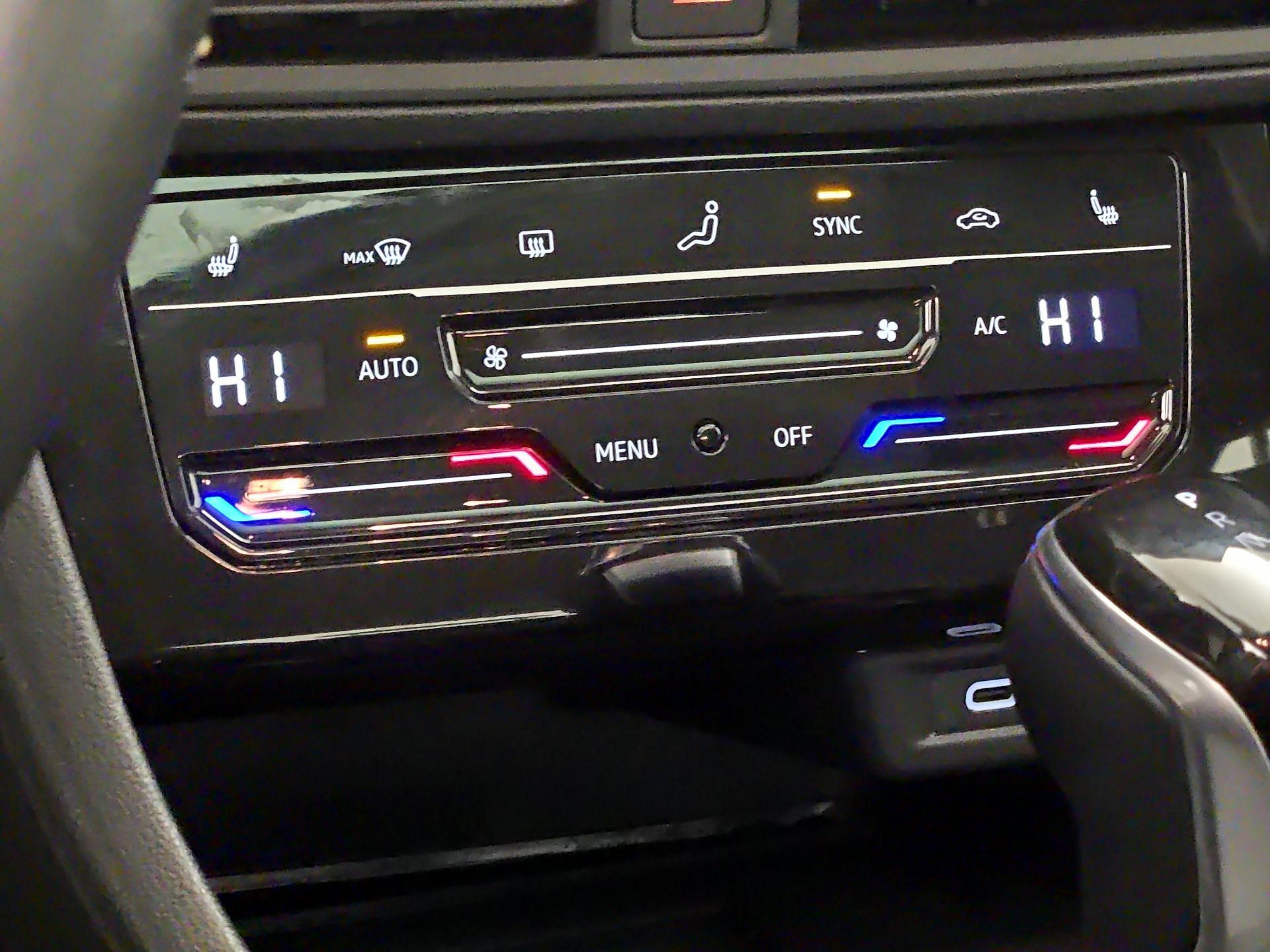 Thumbnail: 2025 Volkswagen Jetta - 17