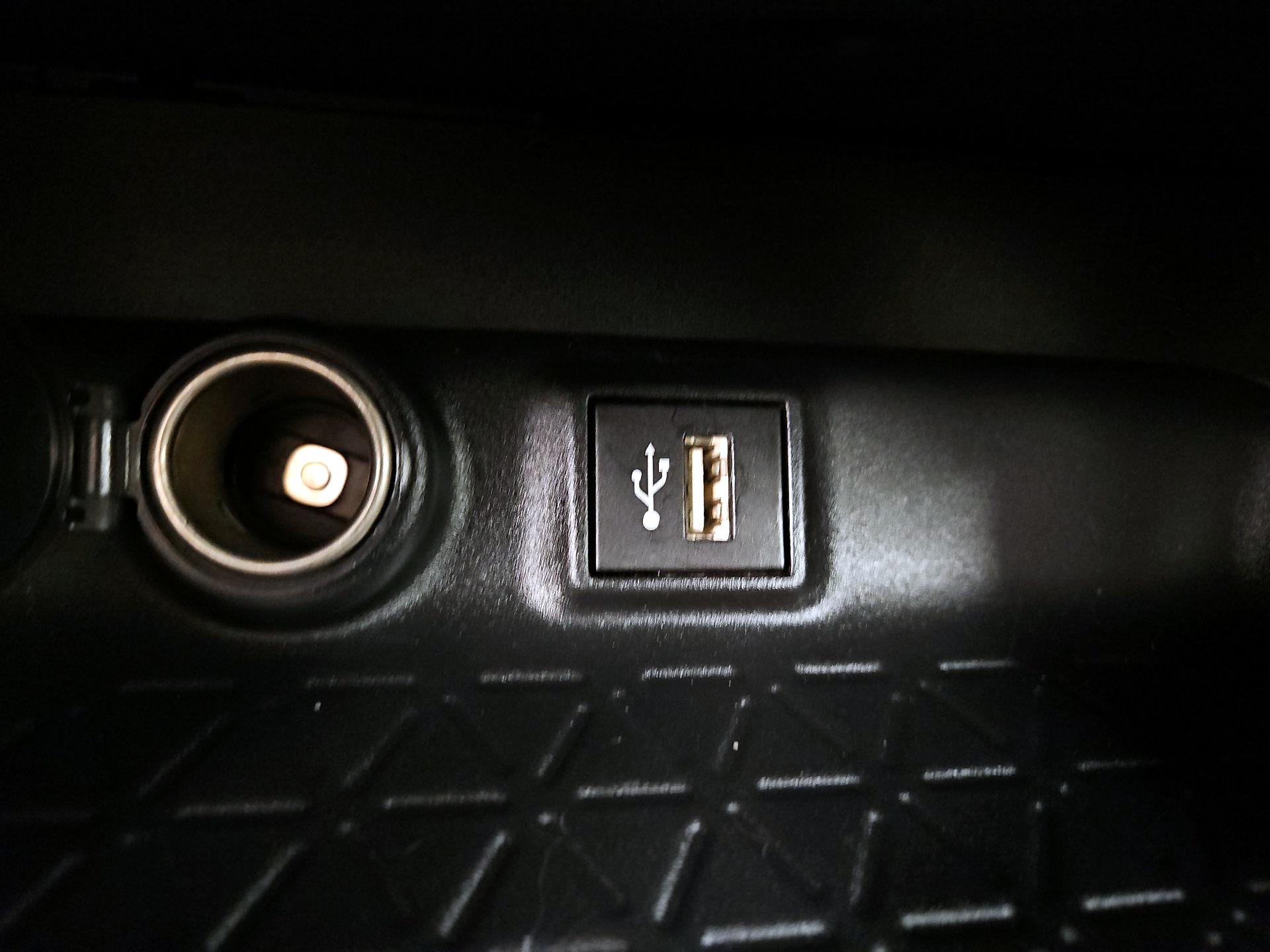 Thumbnail: 2025 Toyota RAV4 - 18