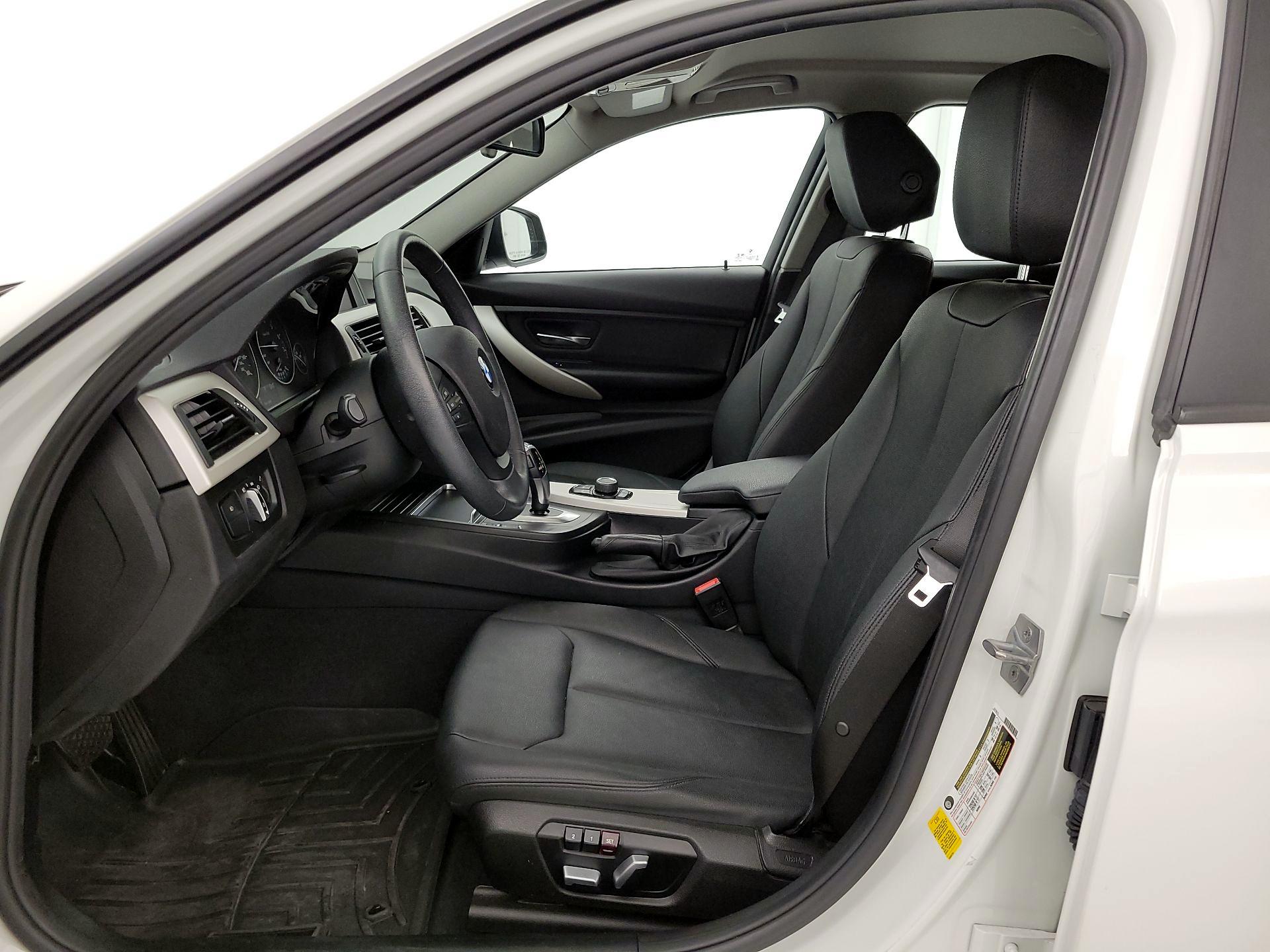 Thumbnail: 2018 BMW 3 Series - 11