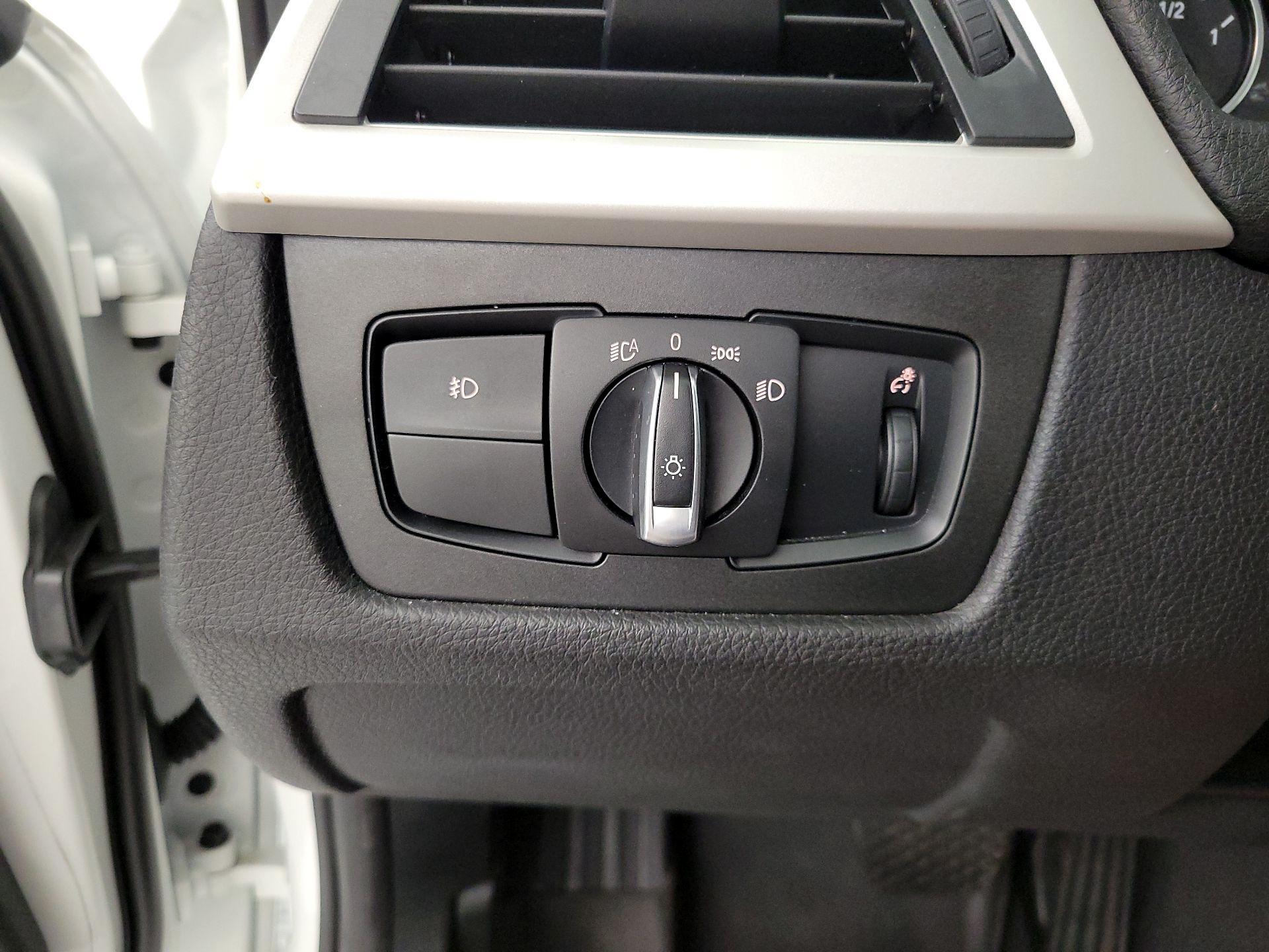 Thumbnail: 2018 BMW 3 Series - 13