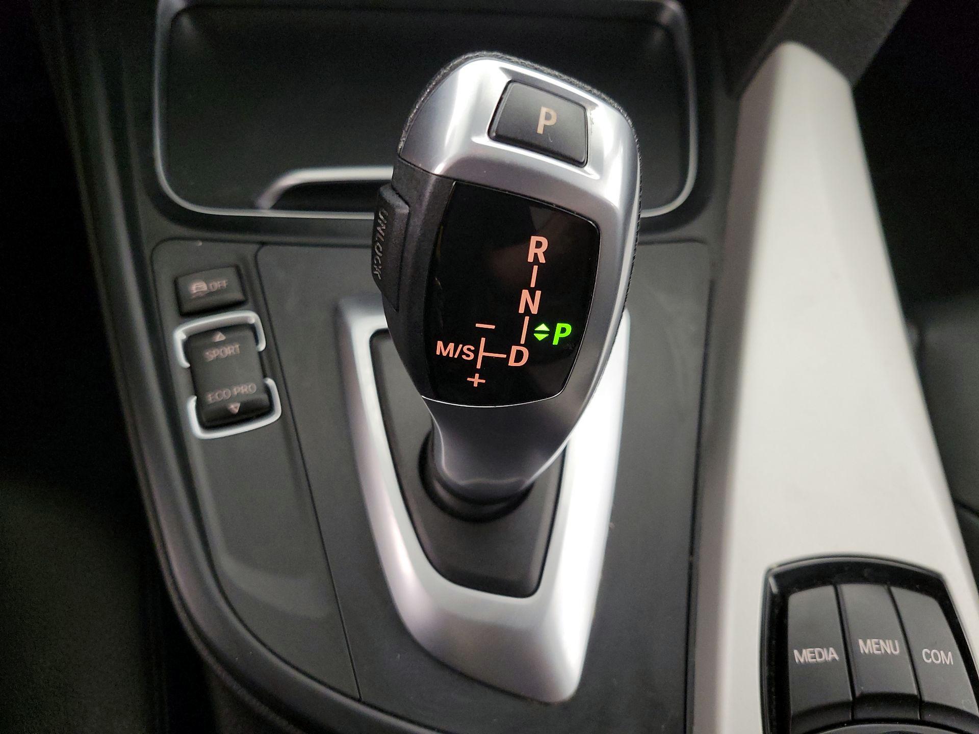 Thumbnail: 2018 BMW 3 Series - 17