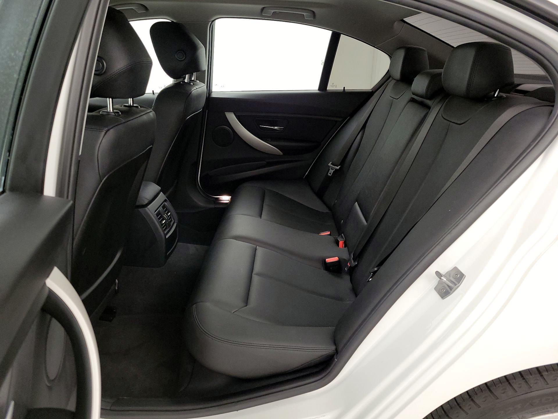 Thumbnail: 2018 BMW 3 Series - 19