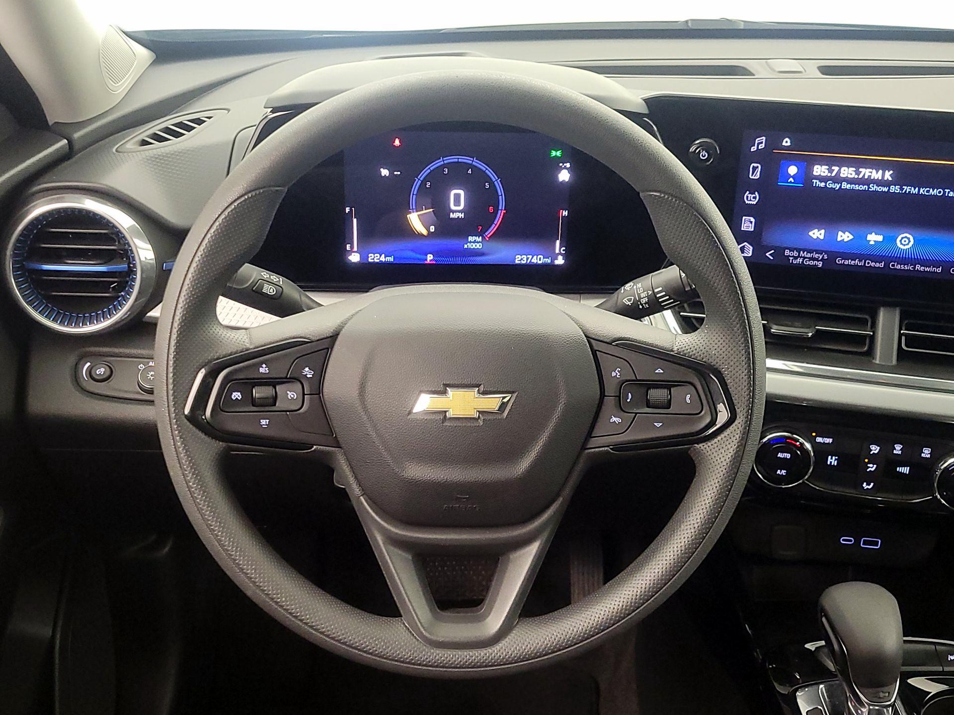 Thumbnail: 2025 Chevrolet Trax - 10