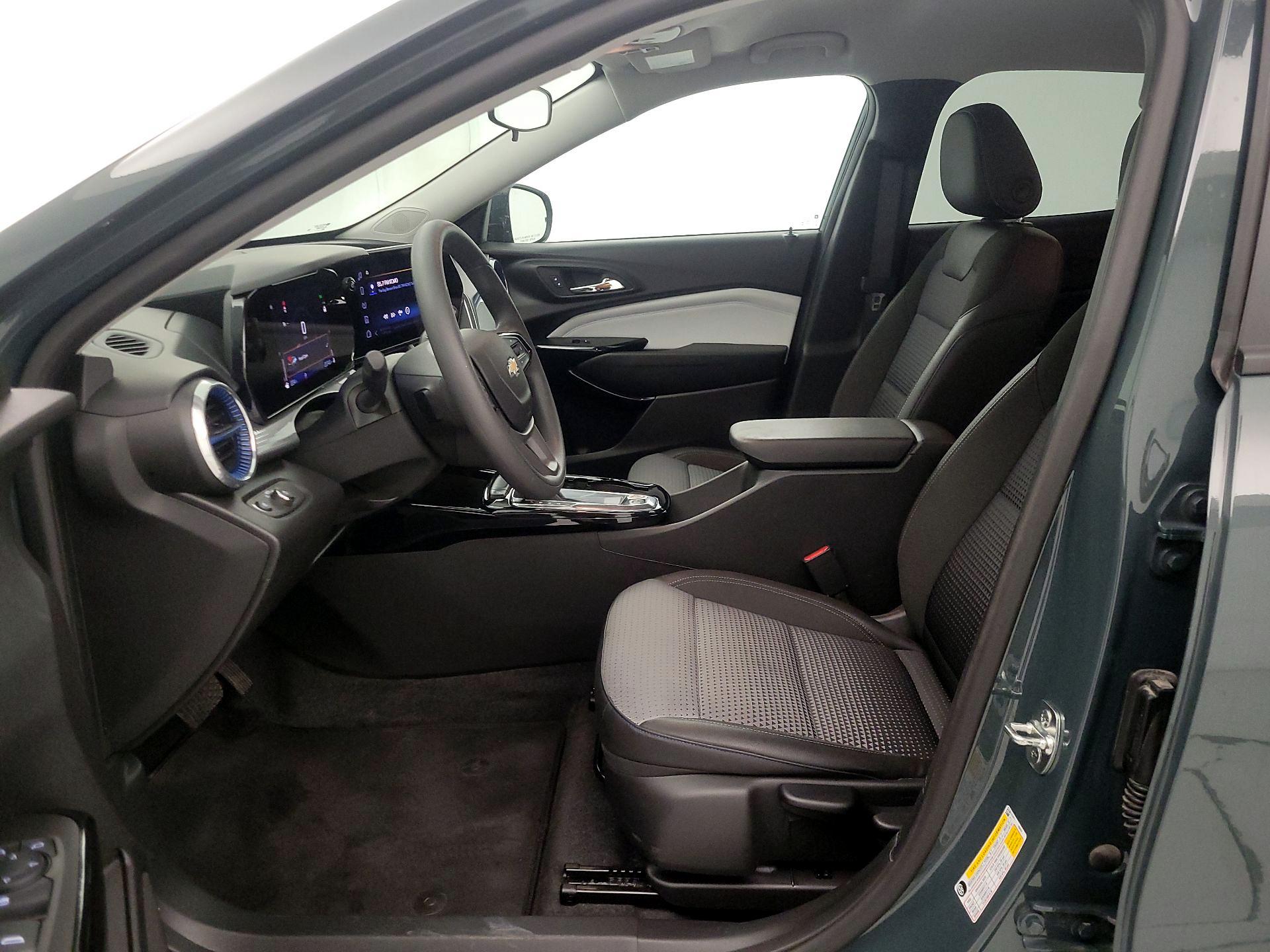 Thumbnail: 2025 Chevrolet Trax - 11