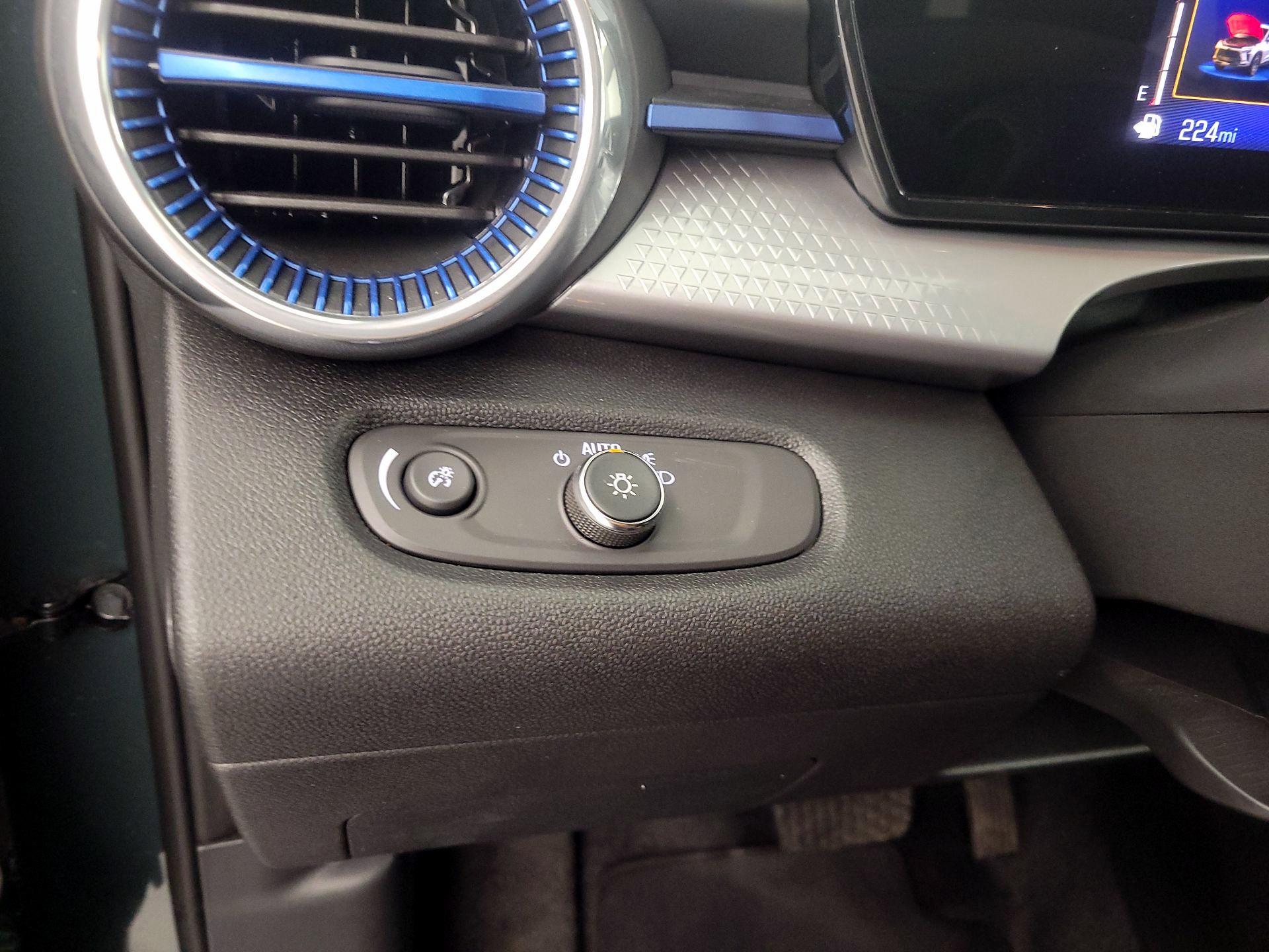 Thumbnail: 2025 Chevrolet Trax - 13