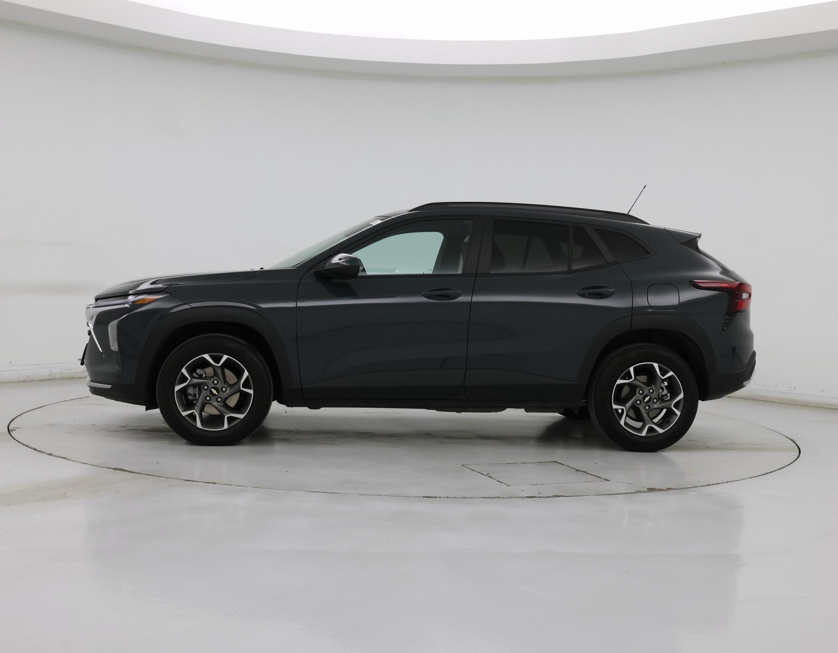 Thumbnail: 2025 Chevrolet Trax - 3