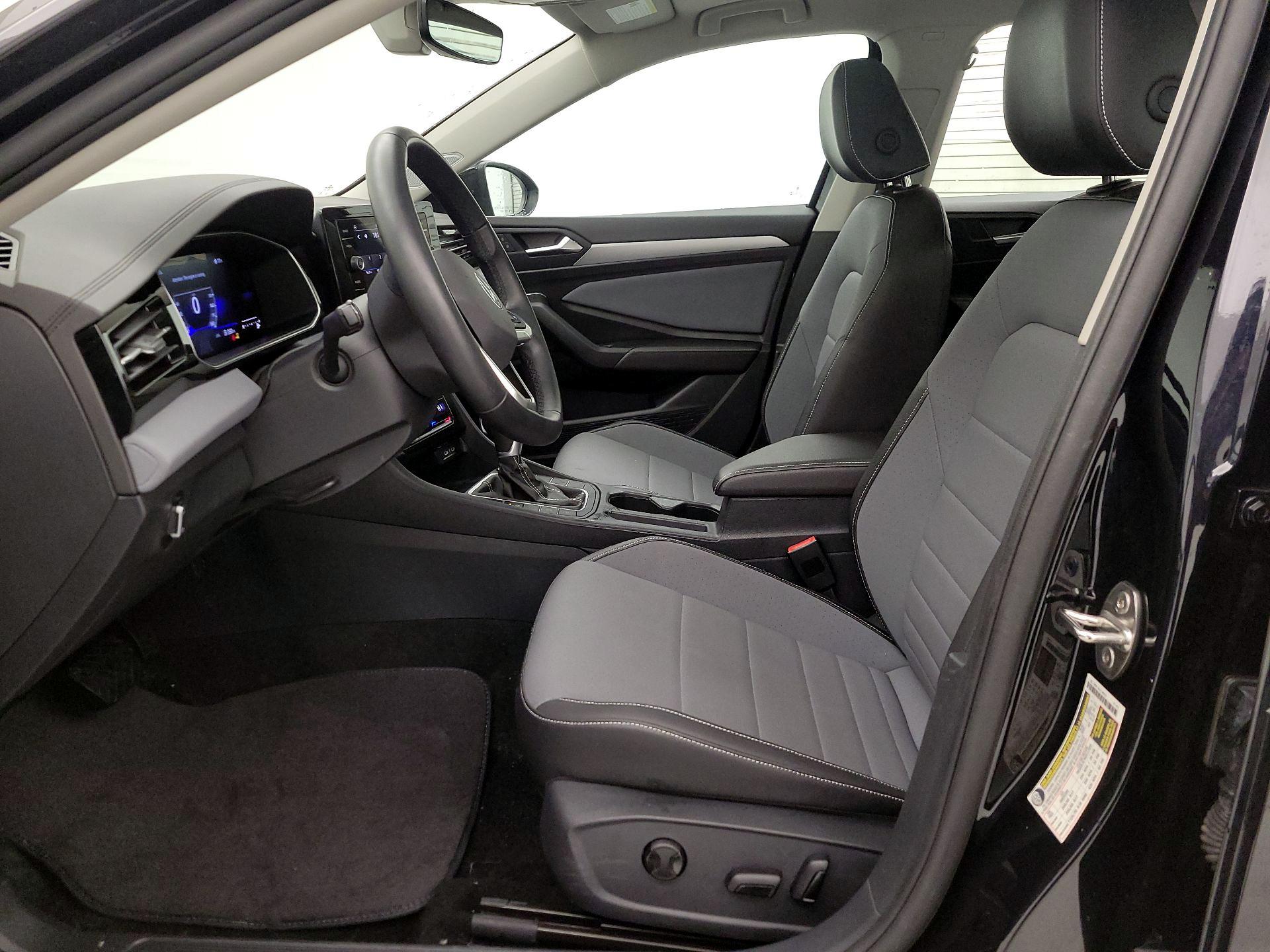 Thumbnail: 2025 Volkswagen Jetta - 11