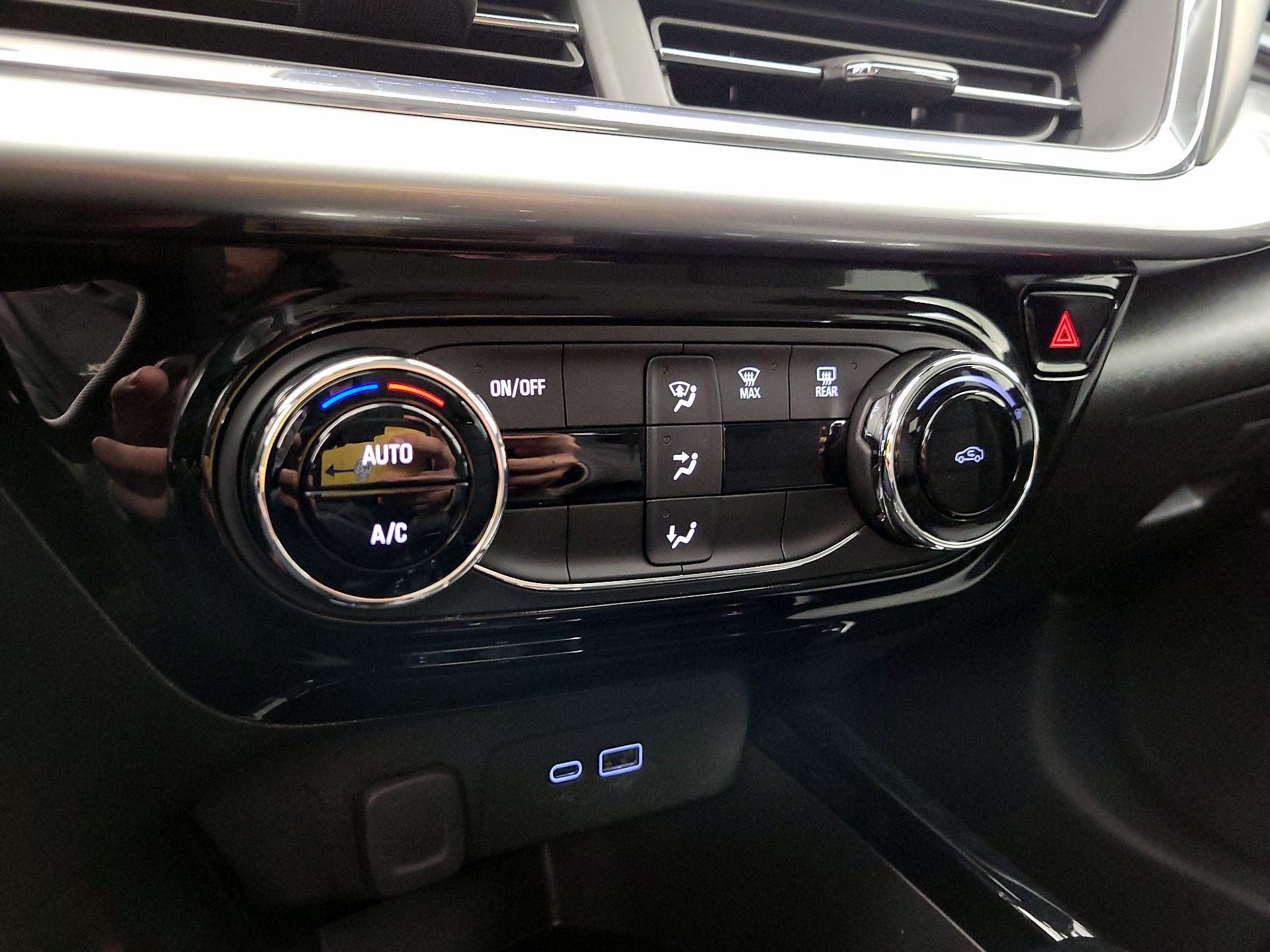 Thumbnail: 2025 Chevrolet Trax - 16