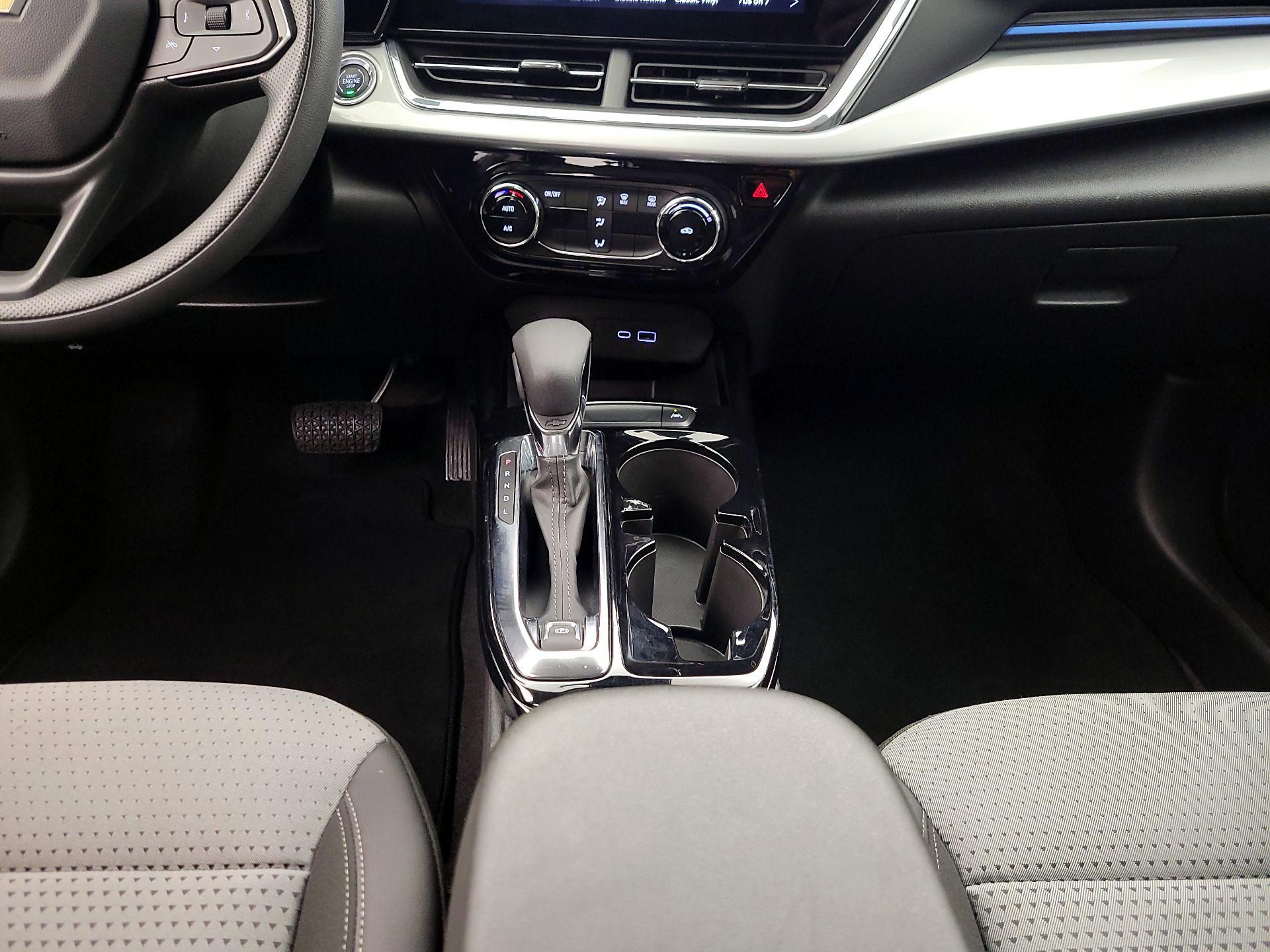 Thumbnail: 2025 Chevrolet Trax - 17