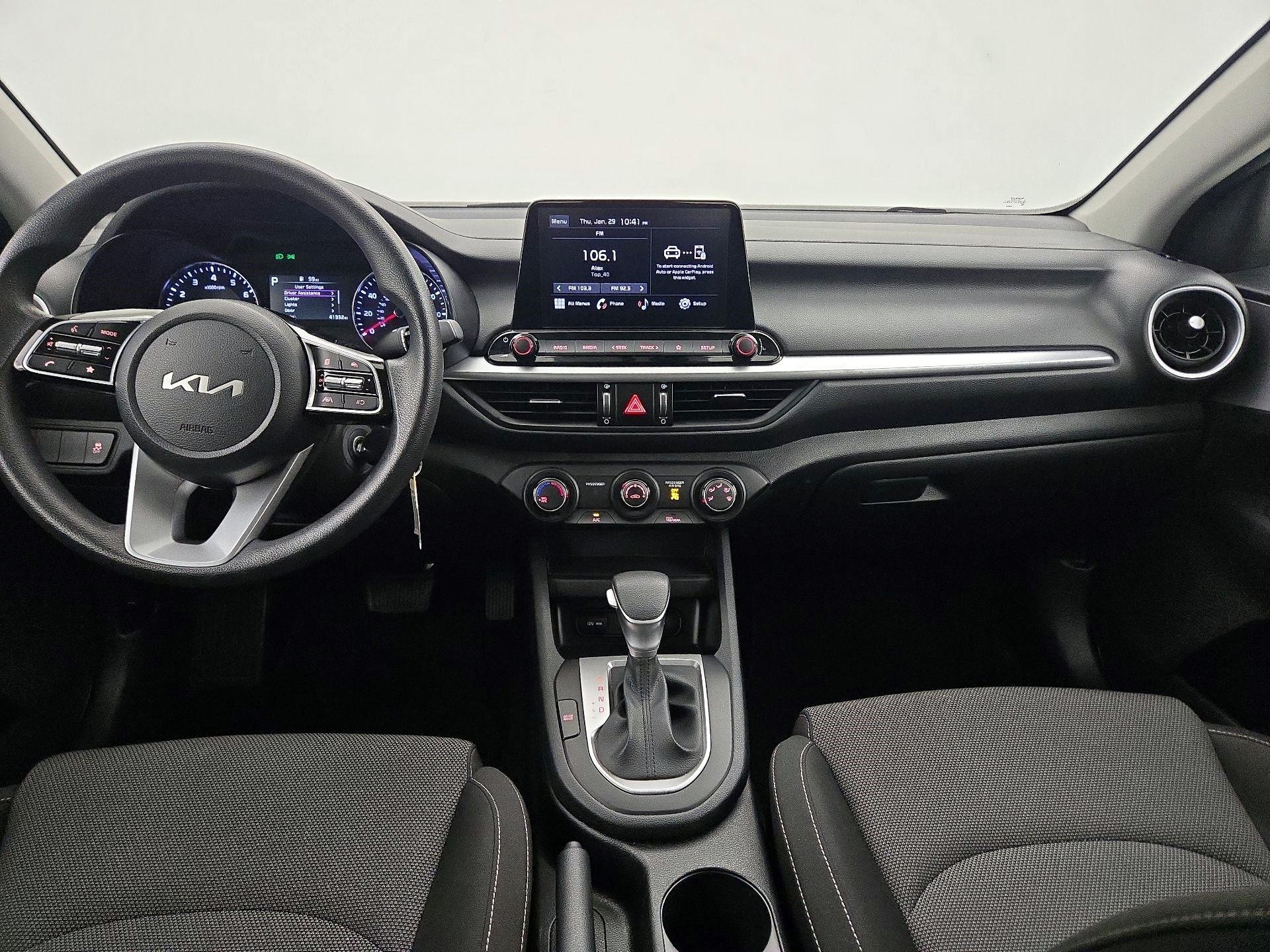 Thumbnail: 2024 Kia Forte - 9