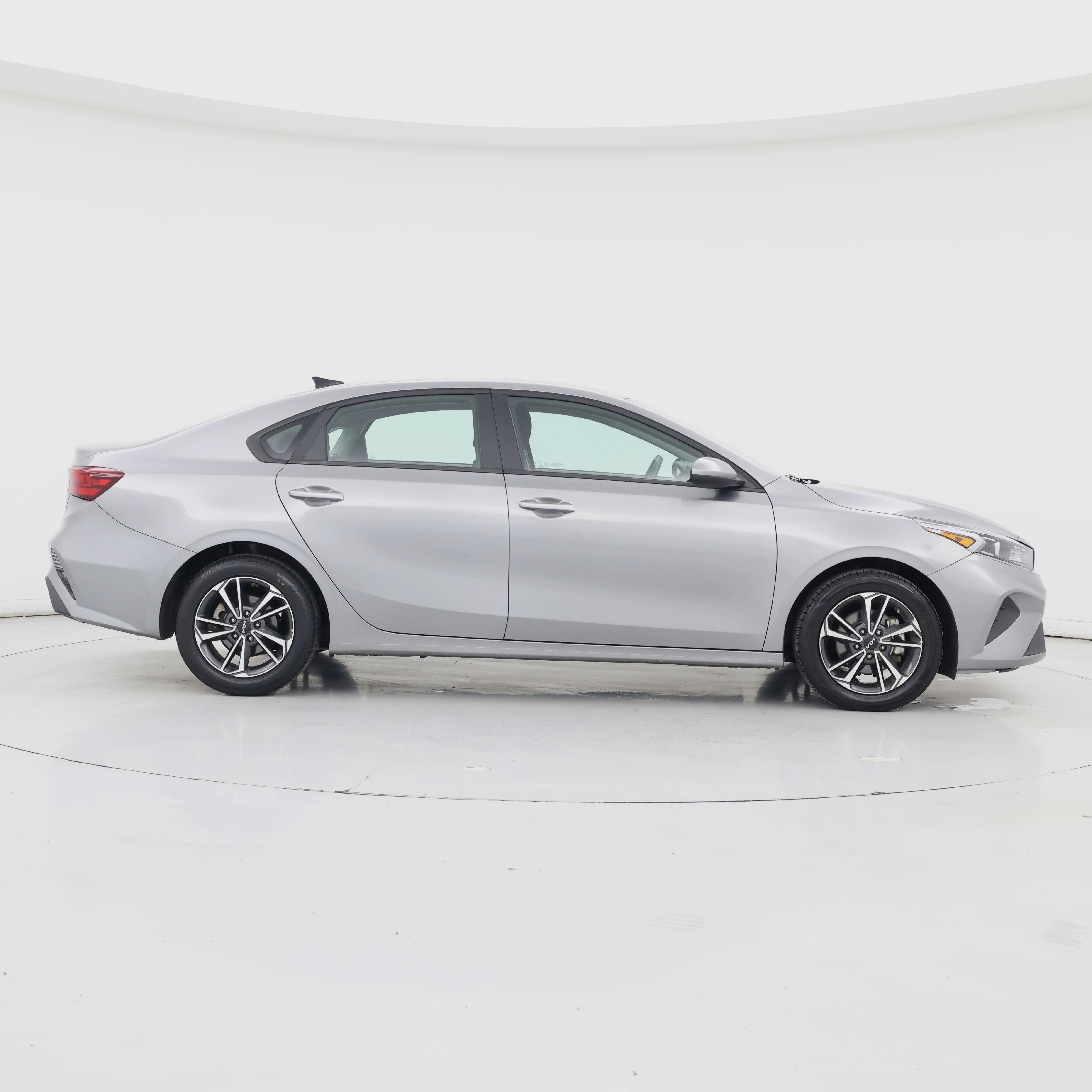 Thumbnail: 2024 Kia Forte - 7