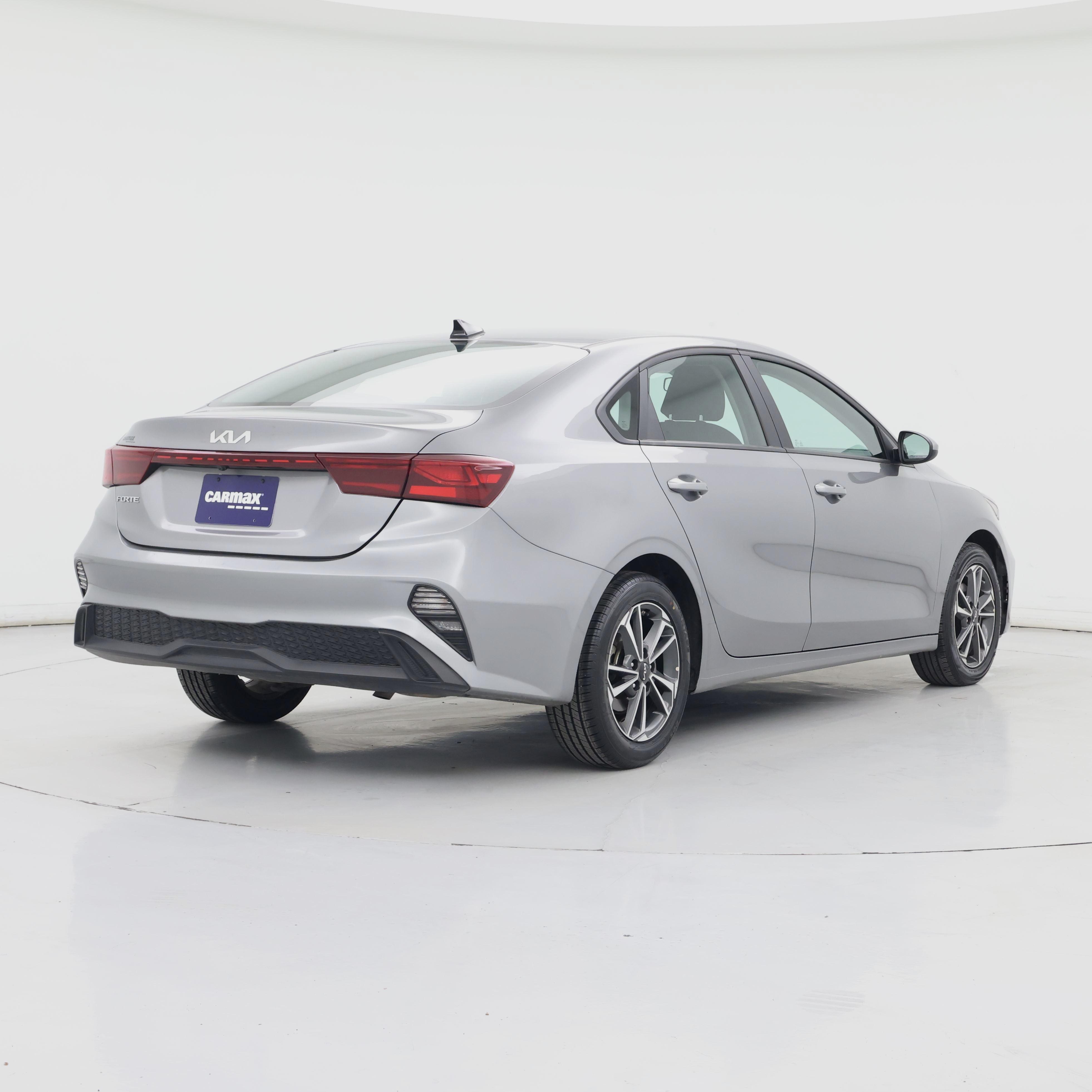 Thumbnail: 2024 Kia Forte - 8